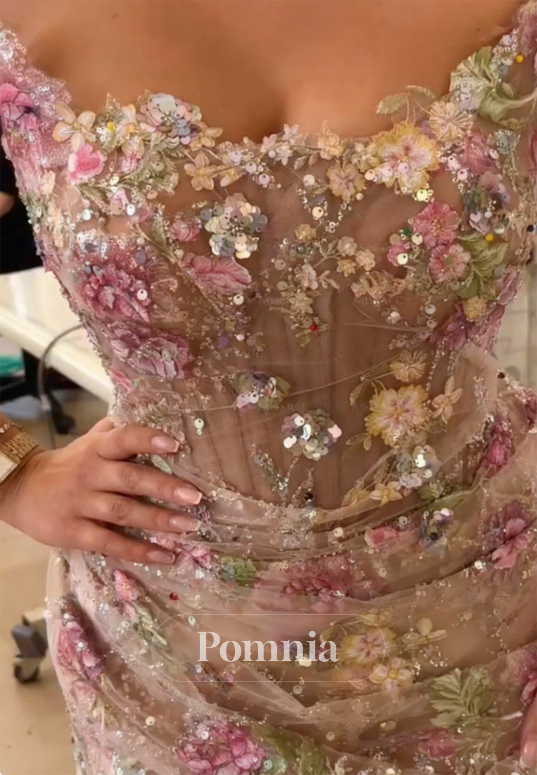 Charming A-Line Sleeveless Strapless Floral Appliques Prom Dress