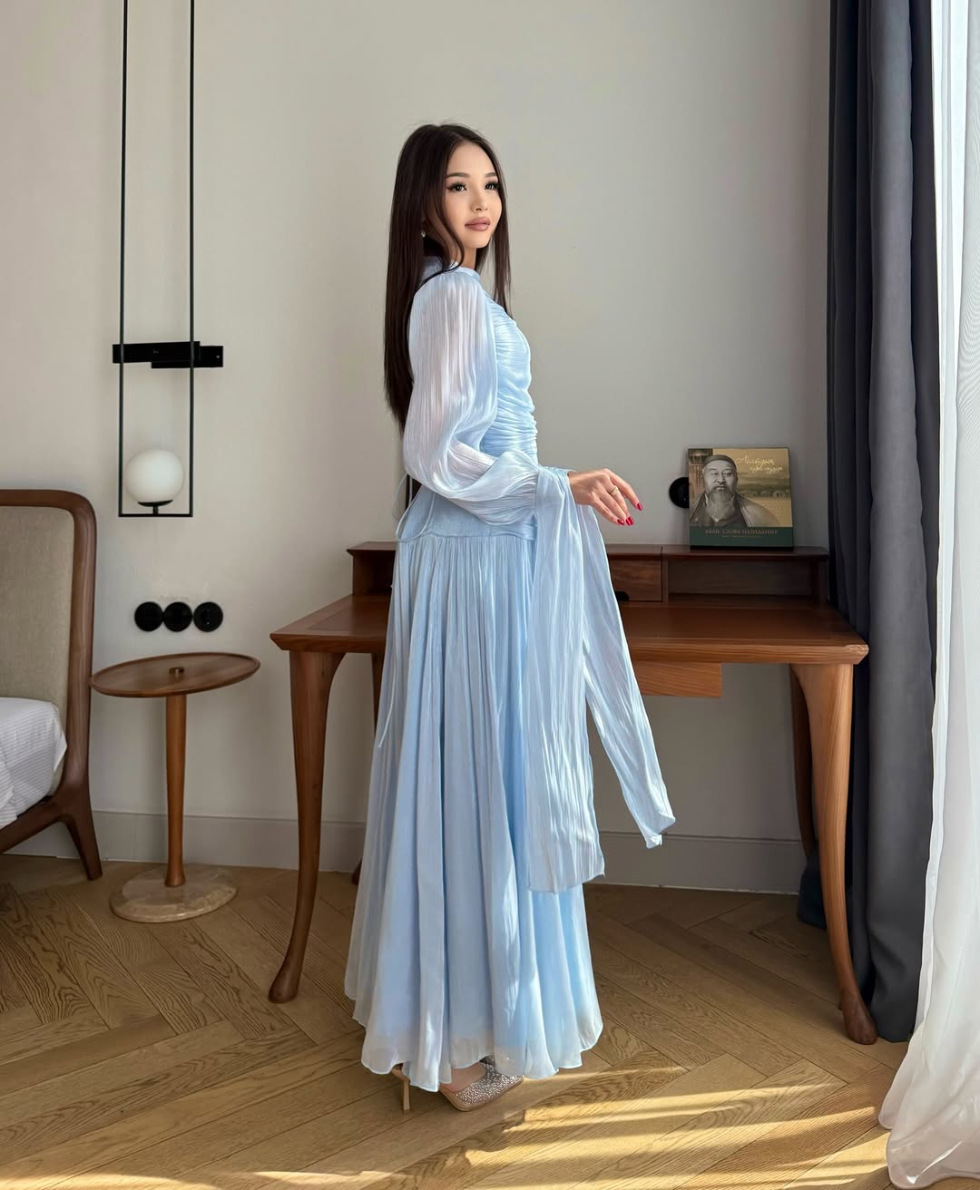Blue High-Neck Prom Dress Long Sleeves Pleated Floor Length