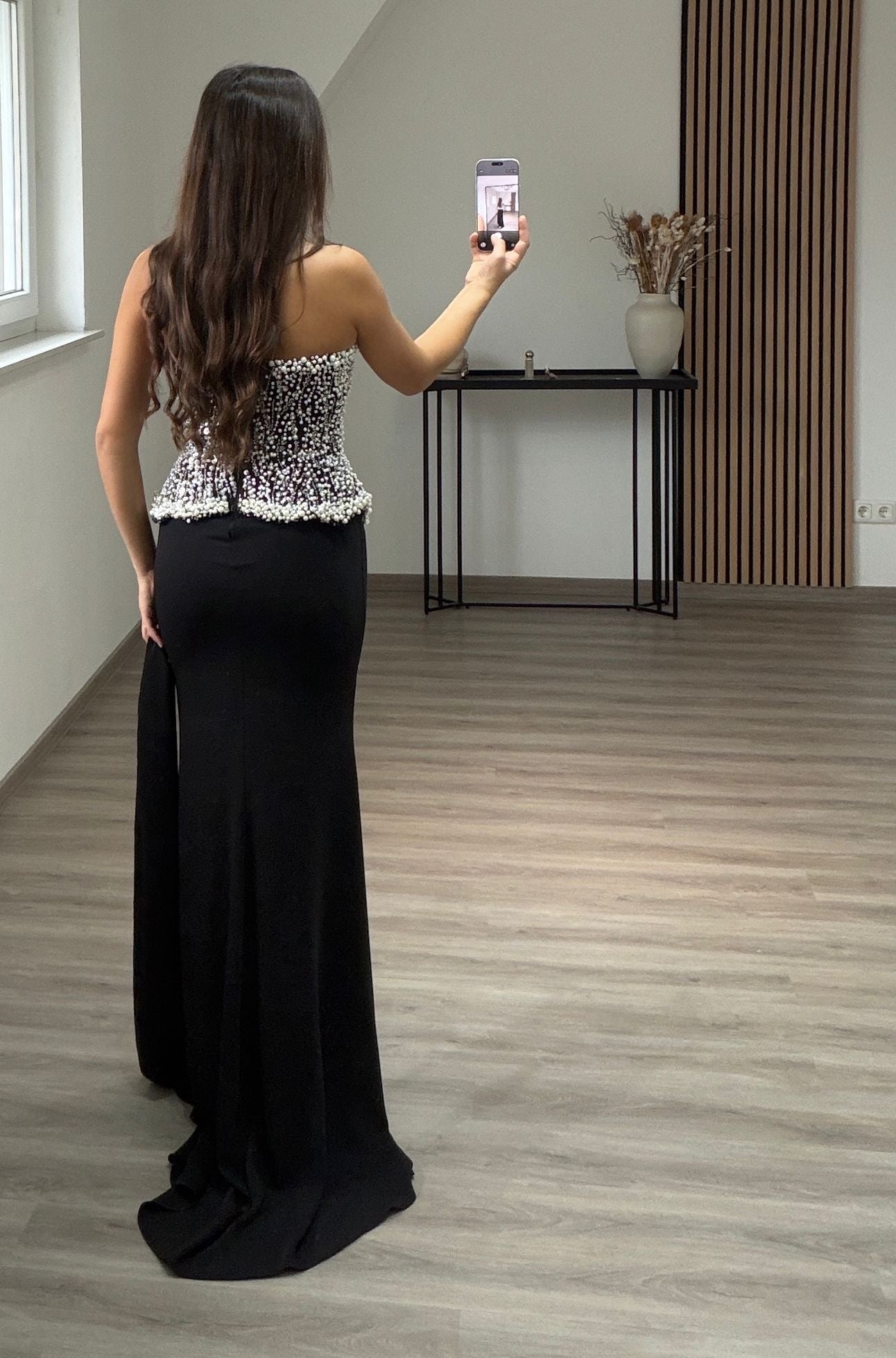 Black Long Sleeves V-Neck Lace Evening Dress