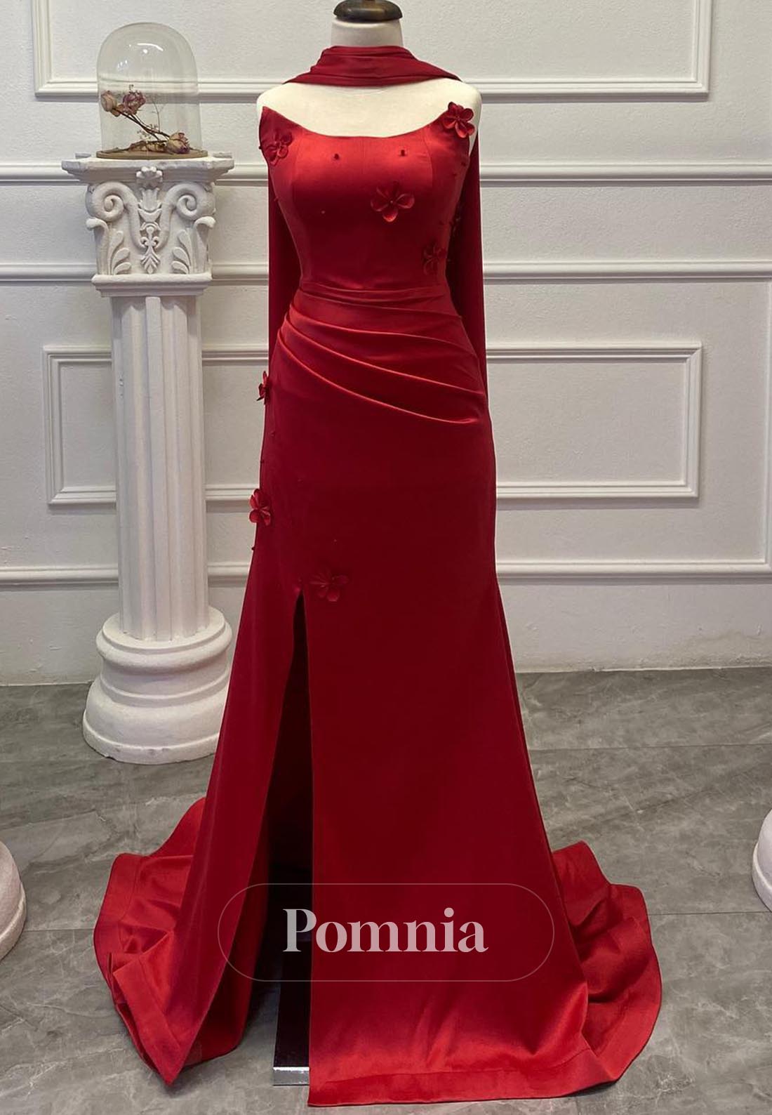 Red Sleeveless Scoop Floral Appliques Slit Evening Dress