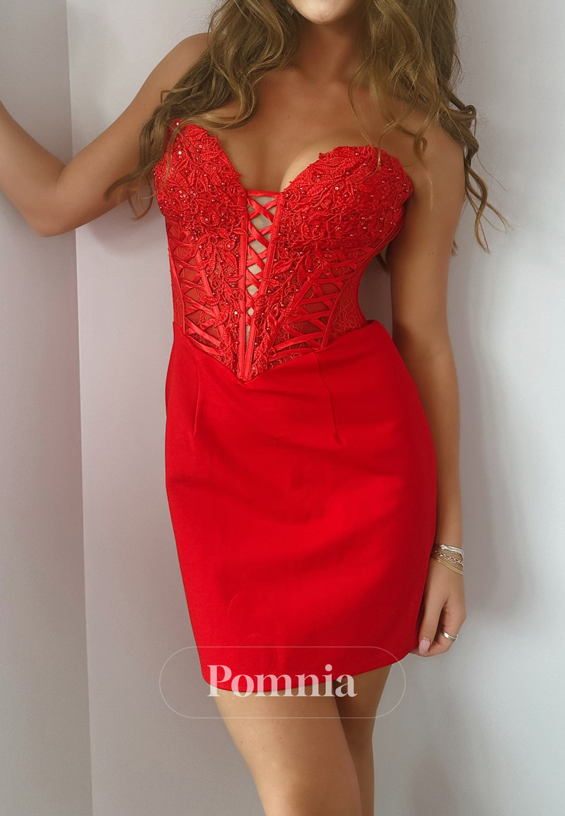 Red Sleeveless Strapless Appliques Ruched Mini Homecoming Dress