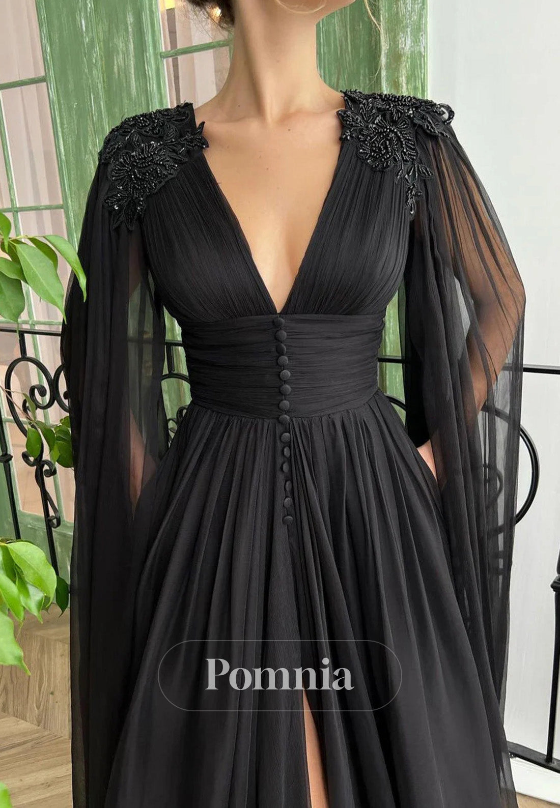 A-Line V-Neck Tulle Floor-Length Long Sleeves Appliques Prom Dress