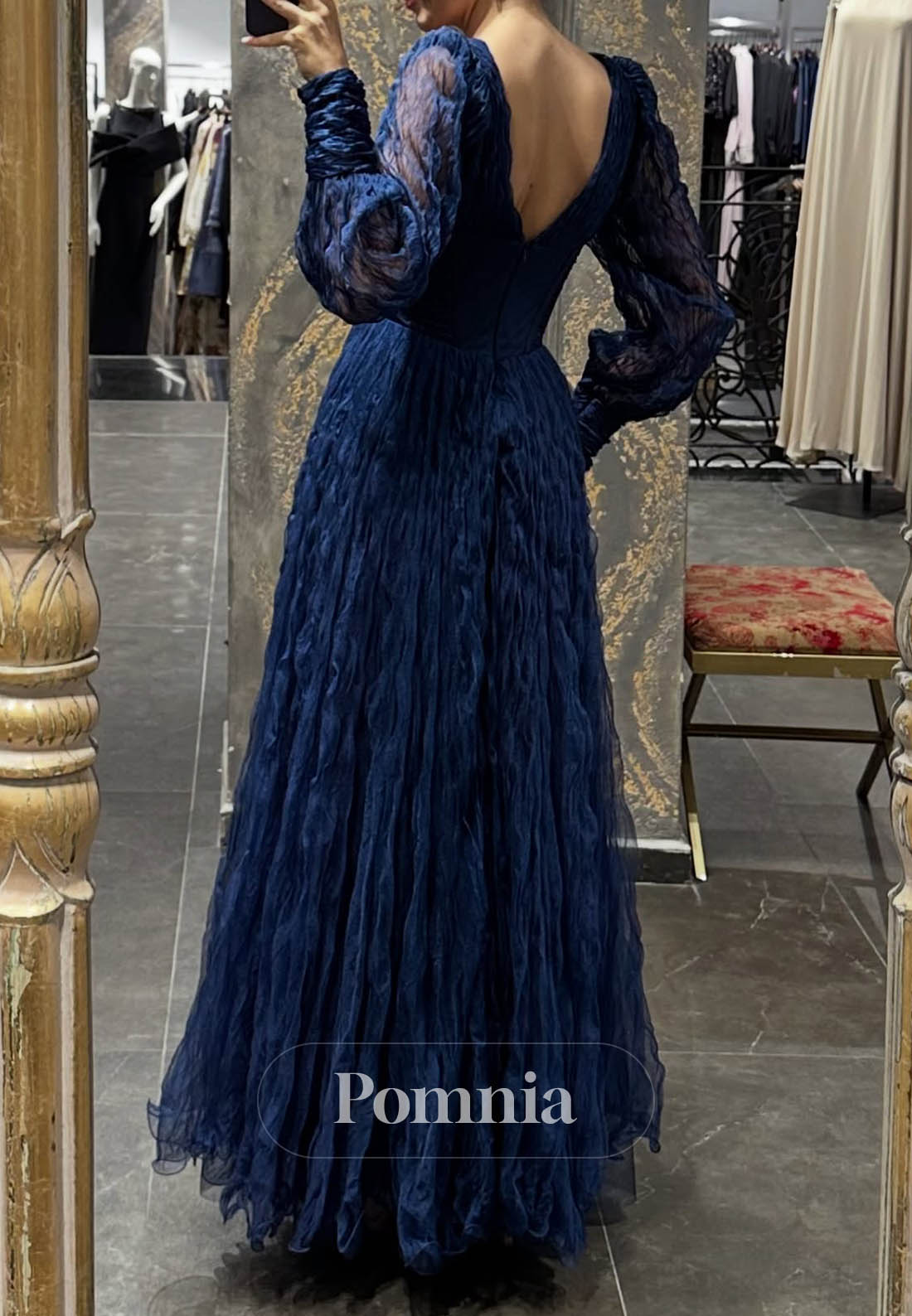 Charming Long Sleeves V-Neck Appliques Prom Dress