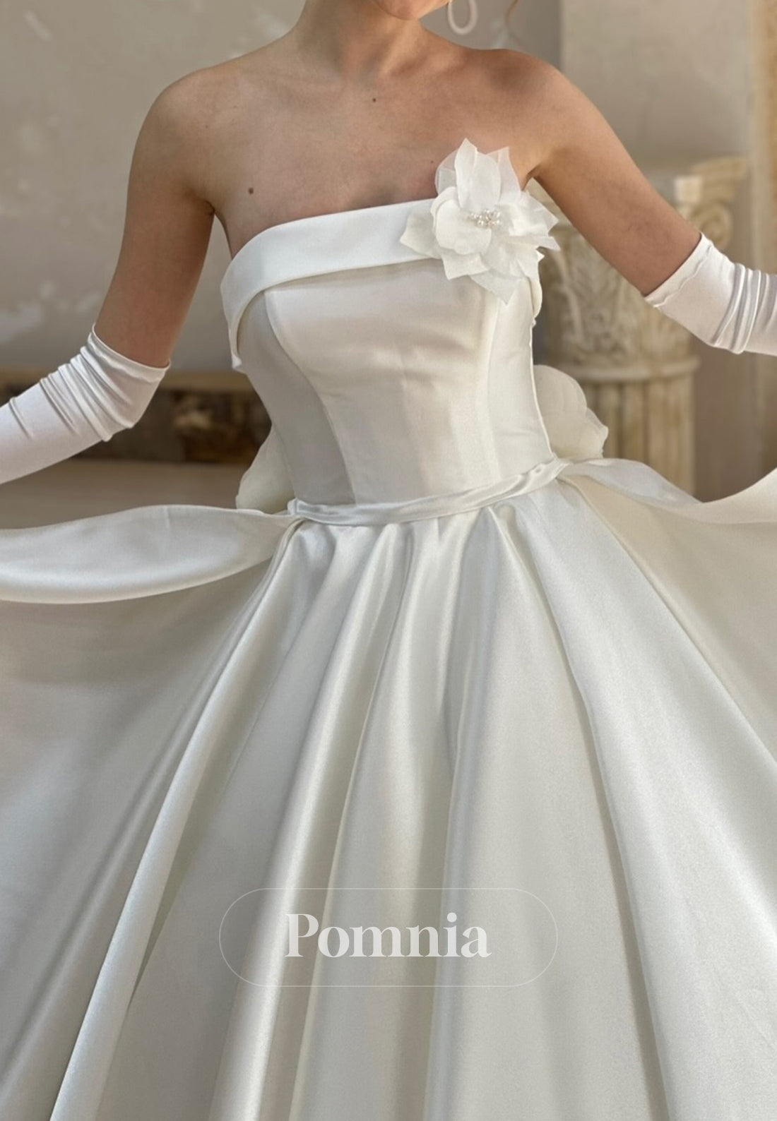 A-Line Strapless Sleeveelss Floral Appliques Corset Ruched Wedding Dress