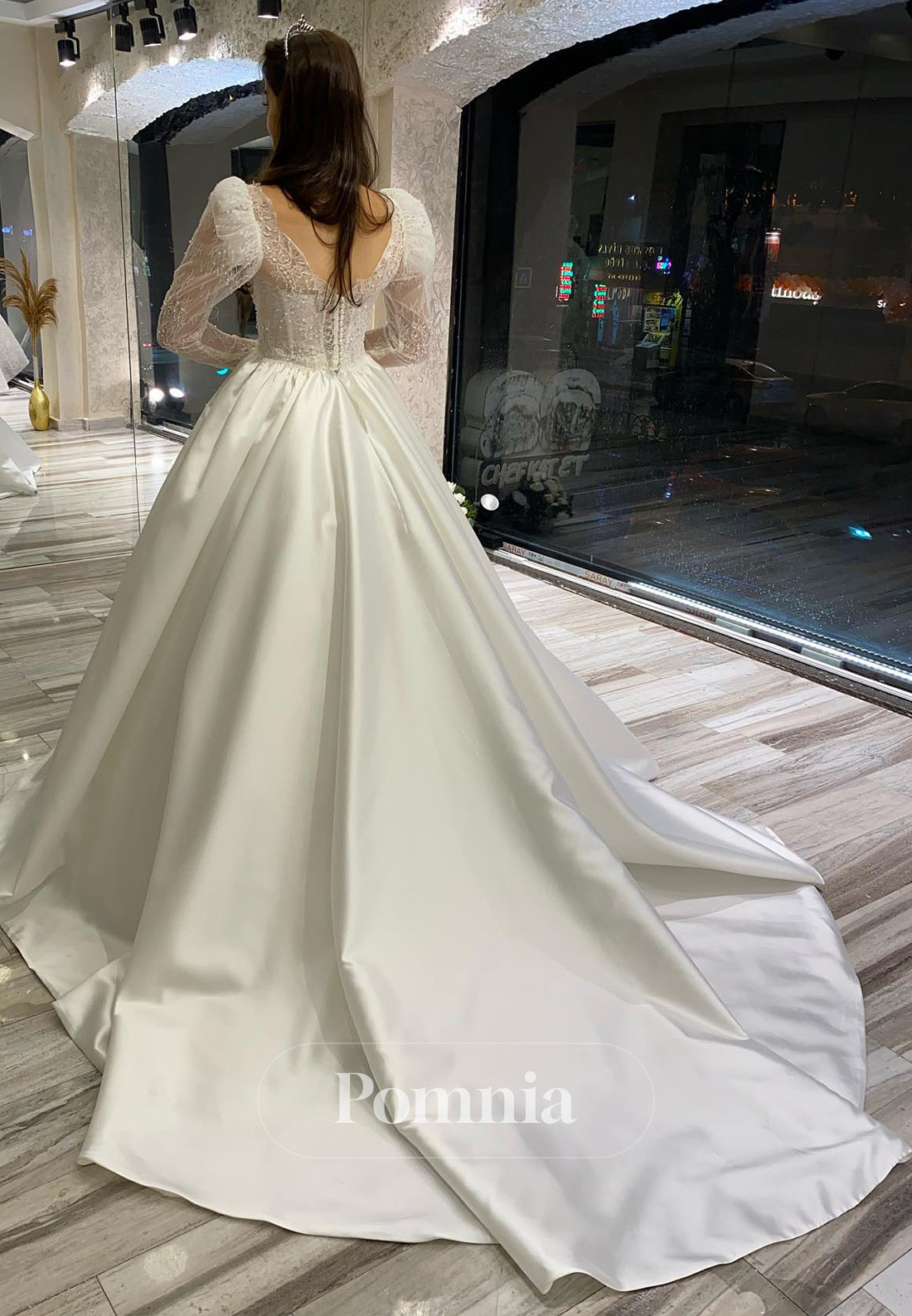 Elegant Long Sleeves Sweetheart Corset Satin Wedding Dress