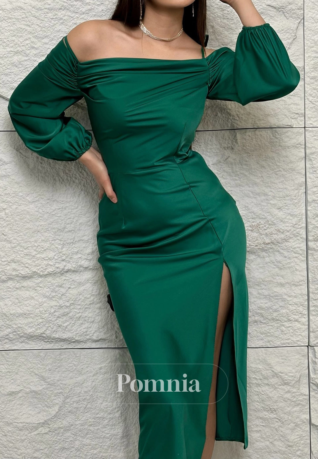 Dark Green Long Sleeves Scoop Knee-Length Cocktail Dress