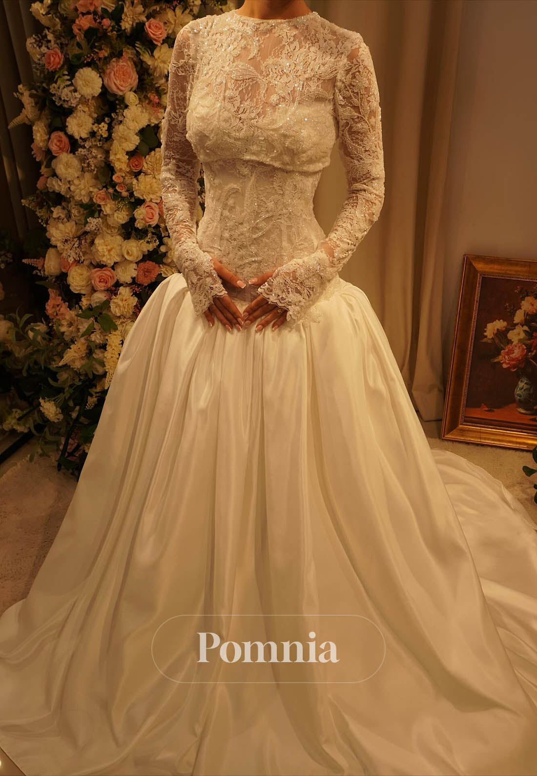 Elegant Long Sleeves Scoop Corset Tulle A-Line Wedding Dress