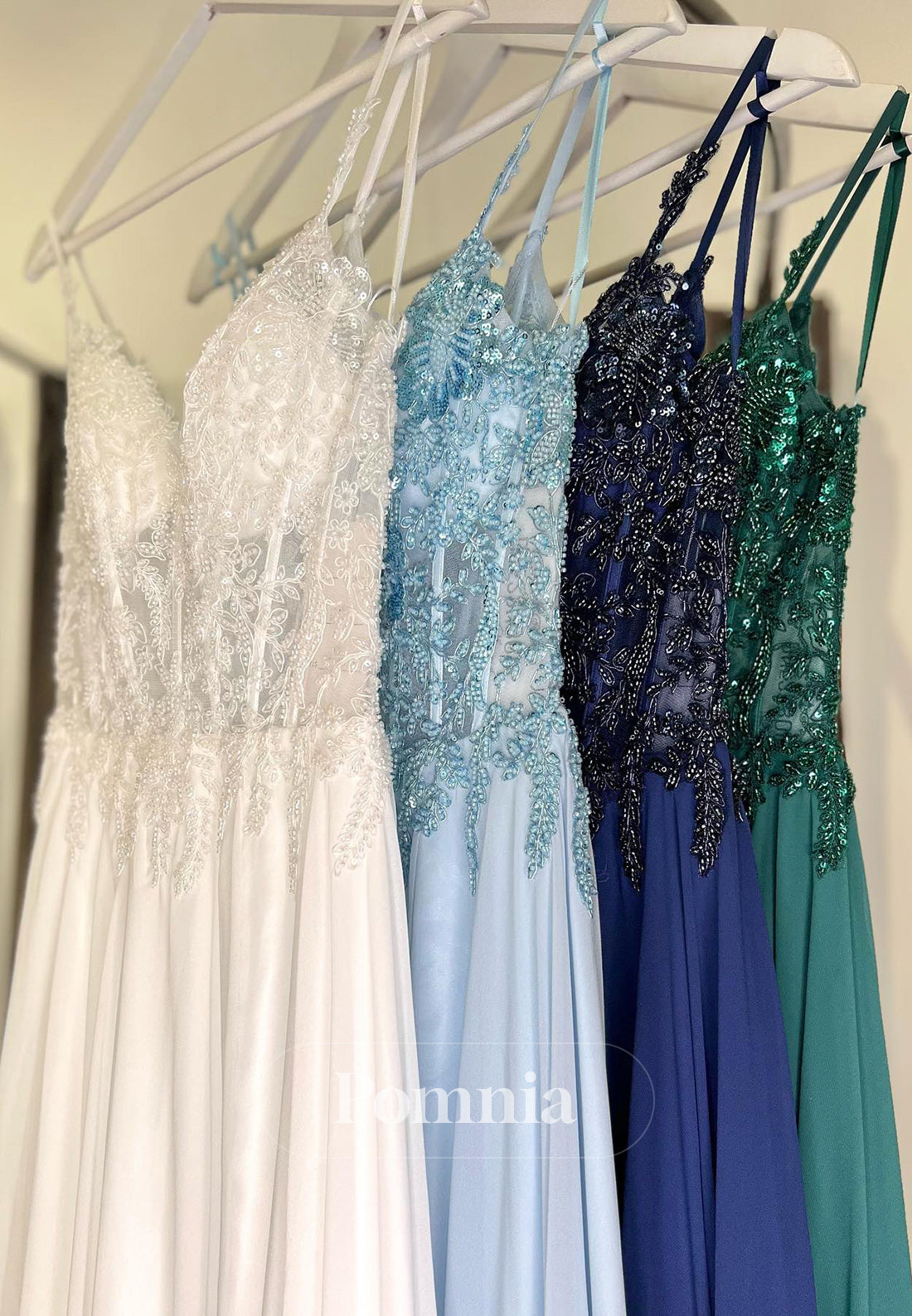 A-Line Spaghetti Straps V-Neck Corset Tulle Slit Prom Dress