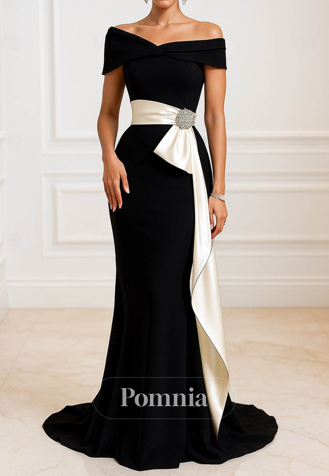 Black Scoop Short Sleeves Empire-Waist A-Line Evening Dress
