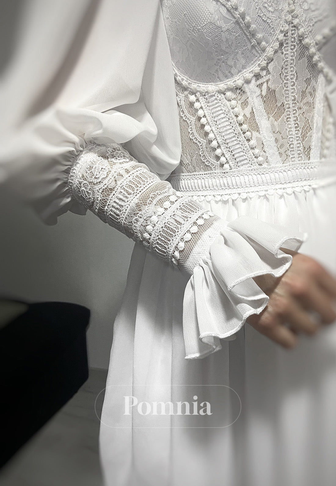 Long Sleeves Sweetheart Corset Short Wedding Dress