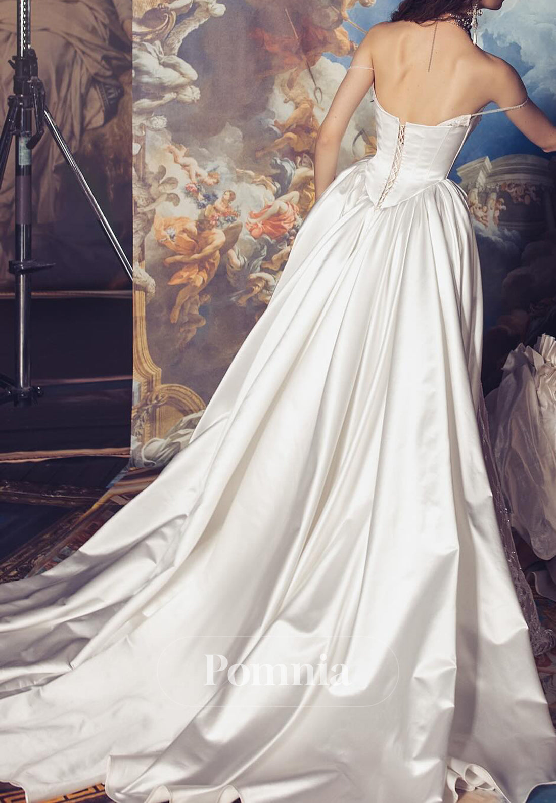 A-Line Sleeveless Strapless Lace-Up Back Detachable Train Wedding Dress