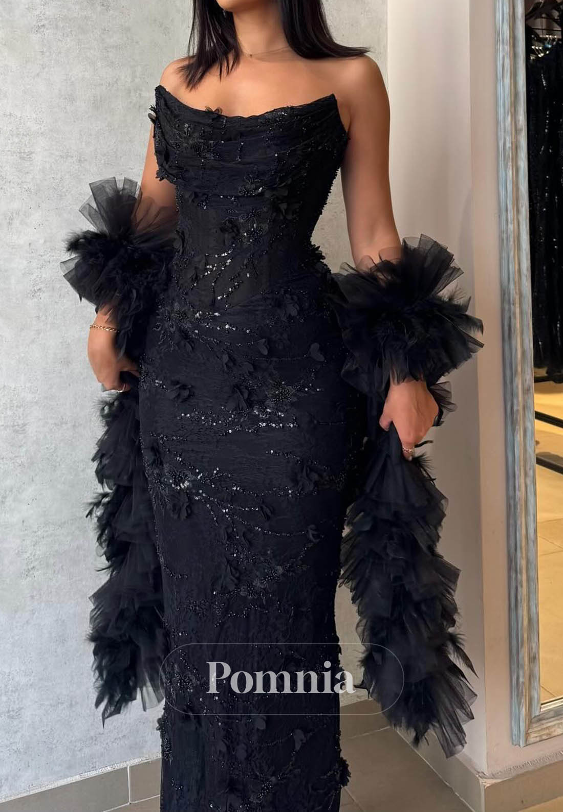 Black Sleeveless Strapless Appliques A-Line Prom Dress