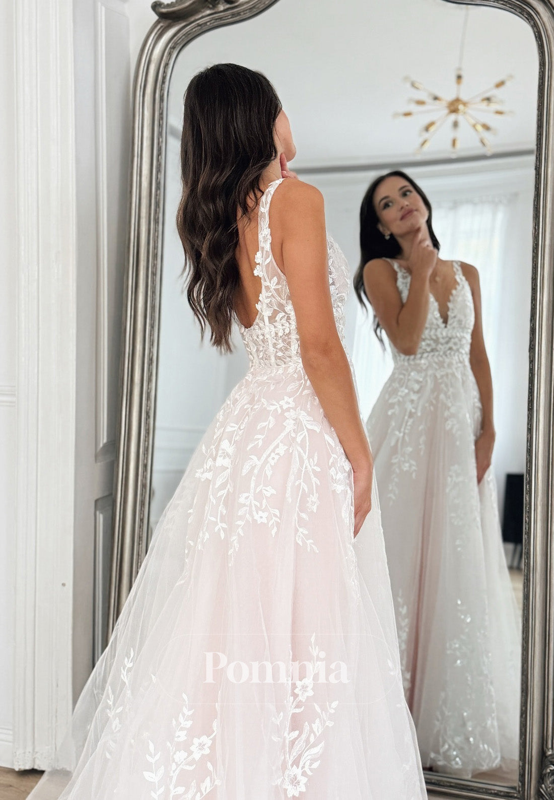 Simple Spaghetti Straps V-Neck Floral Appliques Wedding Dress