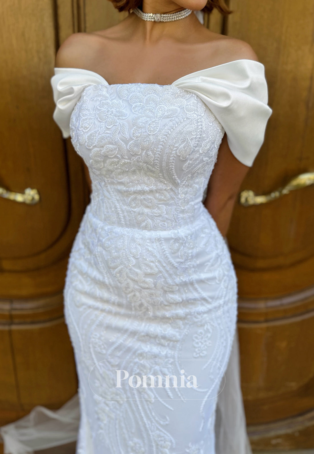 Charming A-Line Off-Shoulder Sleeveless Appliques Wedding Dress