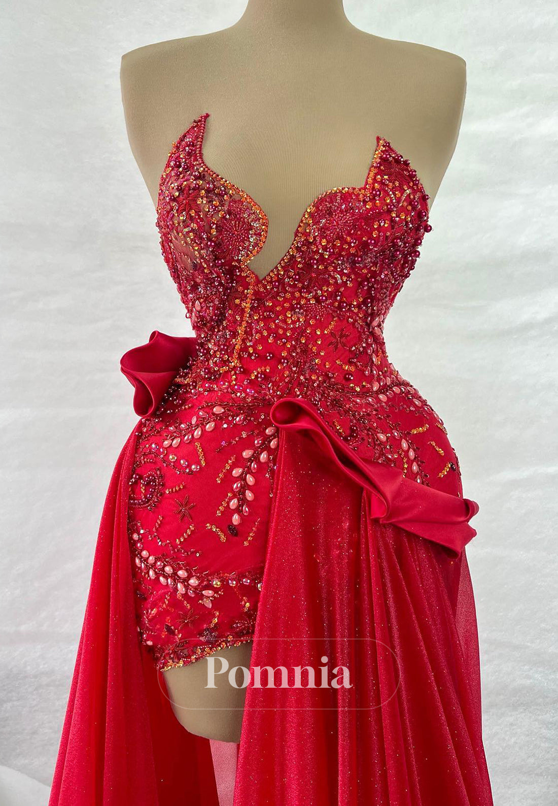 Red Strapless Sleeveless Slit Appliques Homecoming Dress