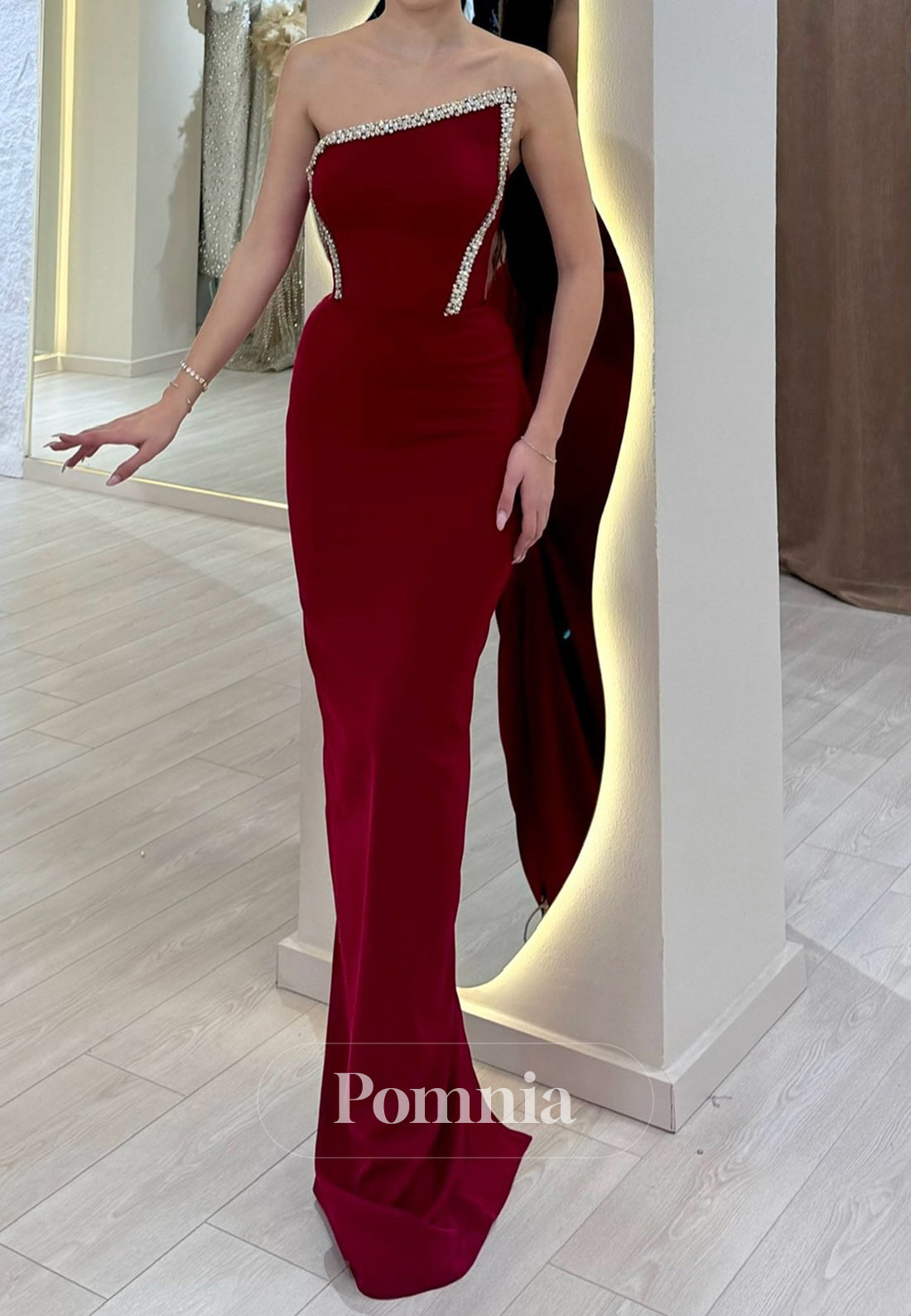 Burgundy Sheath Strapless Sleeveless Beads Evening Dress