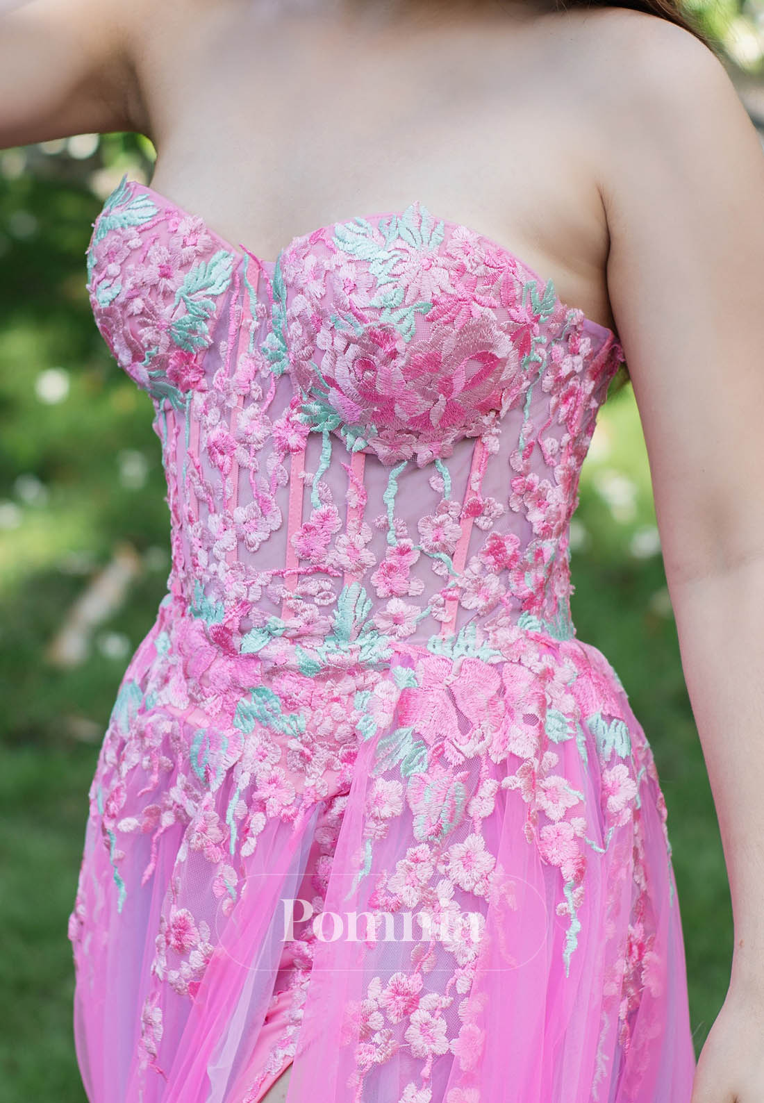 Charming A-Line Sleeveless Strapless Slit Lace Prom Dress