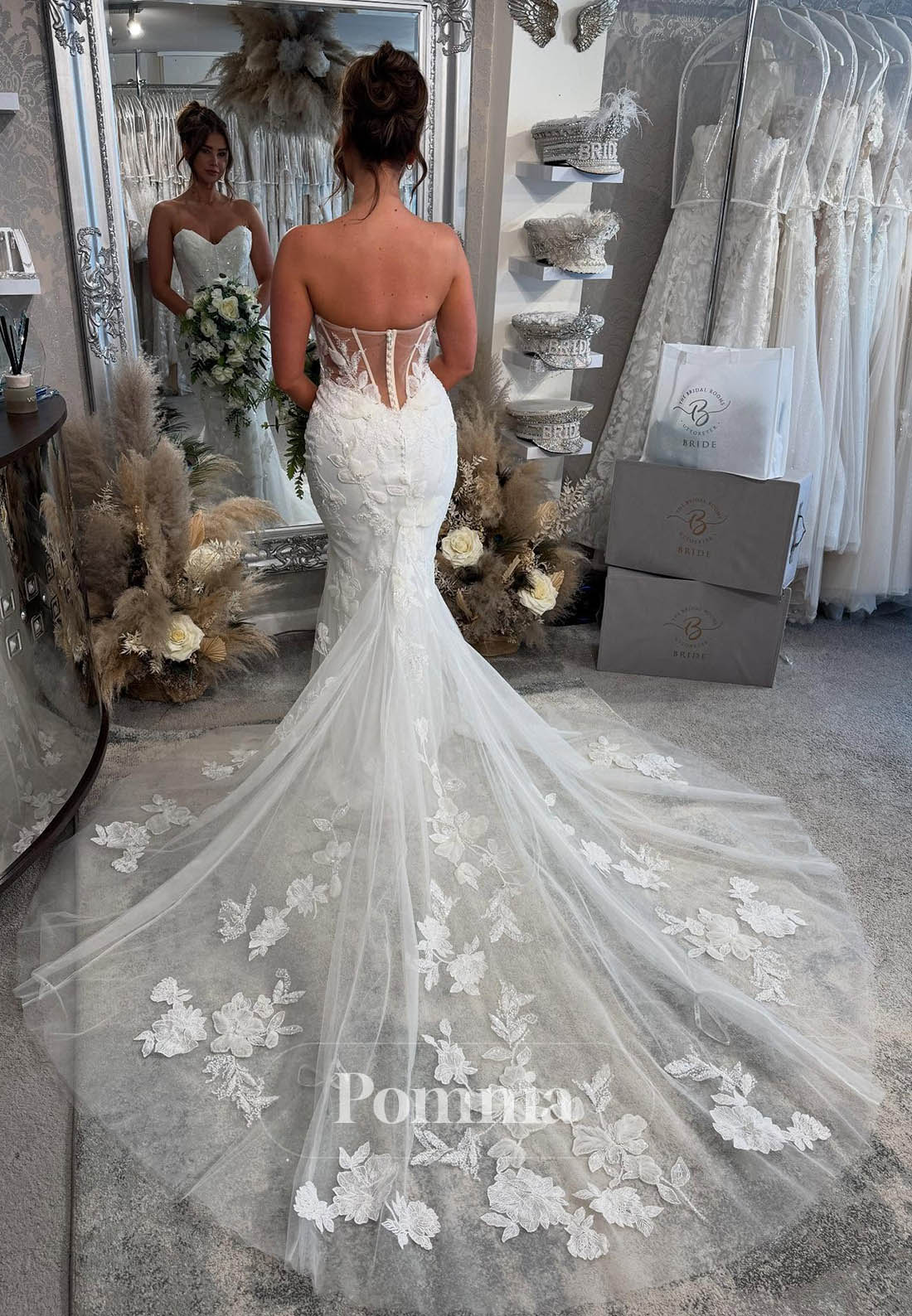 Charming Sweetheart Sleeveless Floral Appliques Mermaid Wedding Dress
