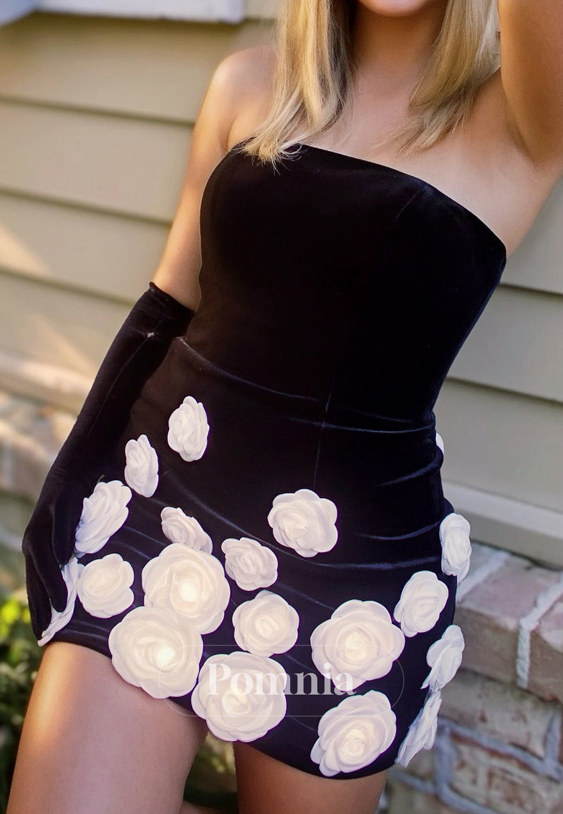 Black Sleeveless Strapless Floral Appliques Short Homecoming Dress