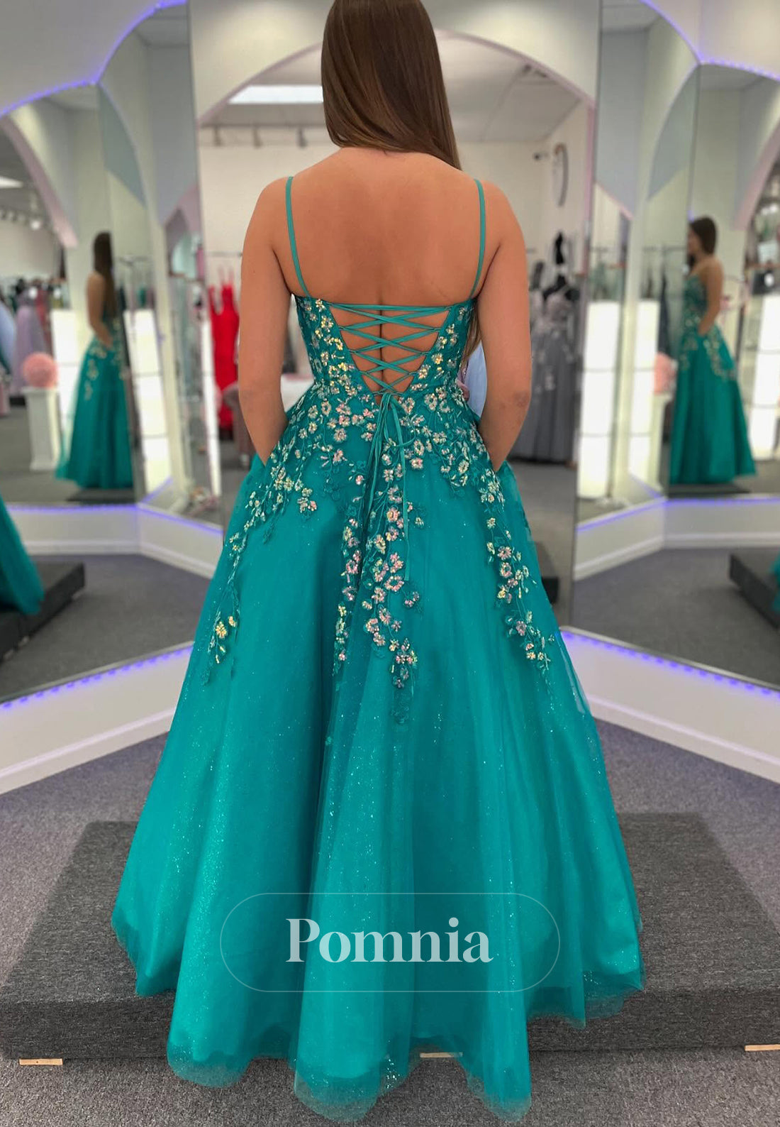 Charming A-Line Spaghetti Straps Sweetheart Appliques Prom Dress