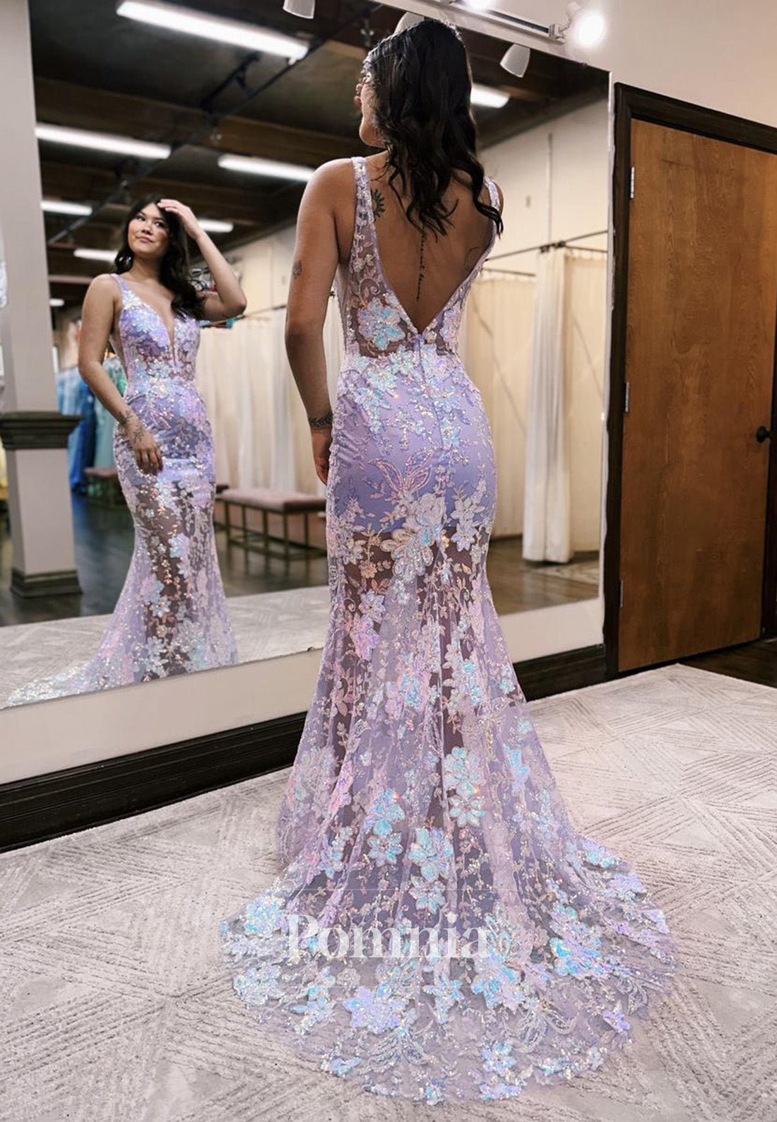 Lilac Spaghetti Straps V-Neck Floral Appliques Prom Dress