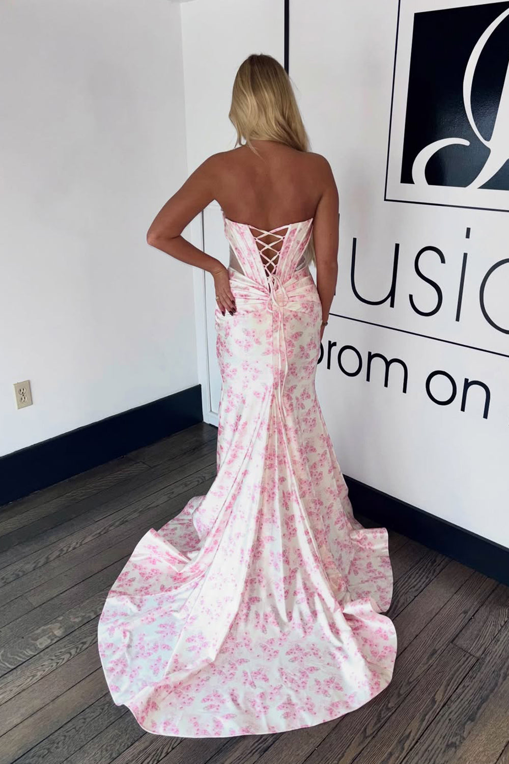 Cute Mermaid Sweetheart Keyhole Floral Prom Dress