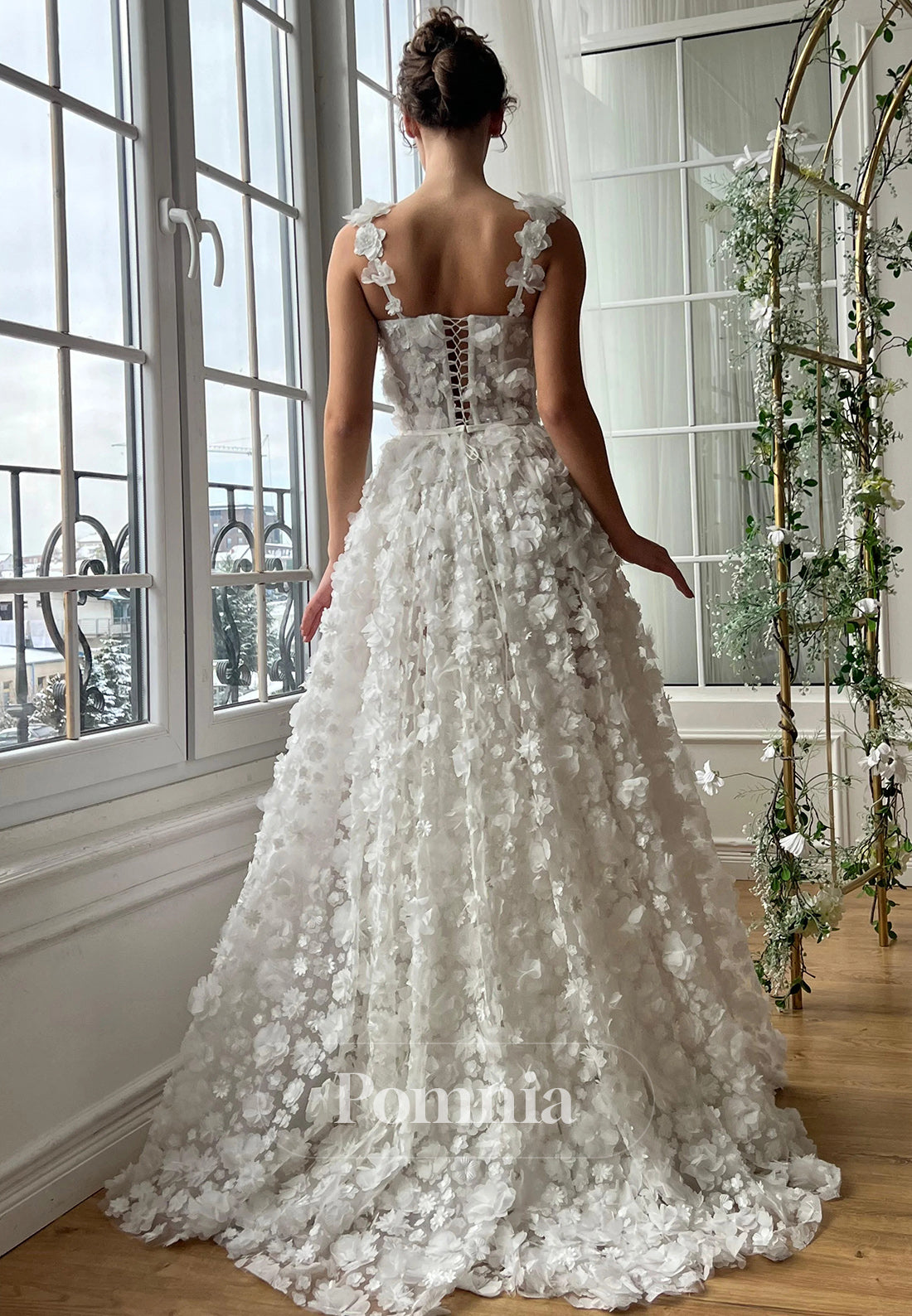 Charming Spaghetti Straps Sweetheart Slit Appliques Evening Dress