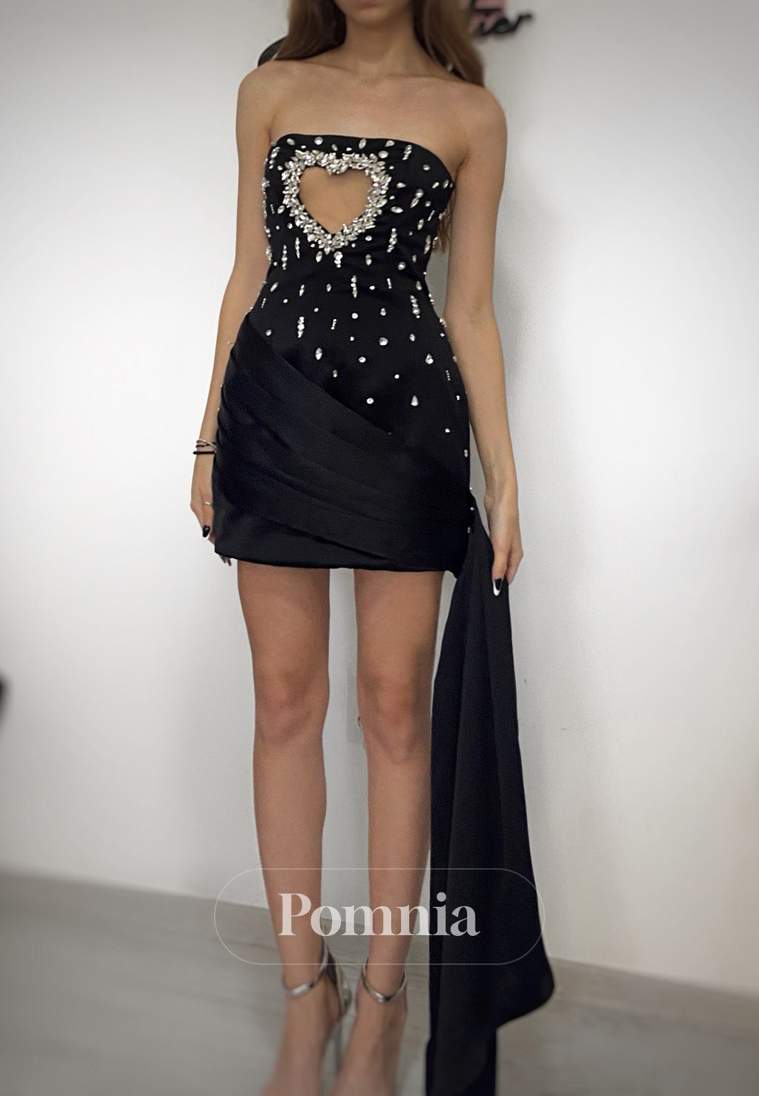 Black Sleeveless Strapless Sequins Short Homecoming Dress