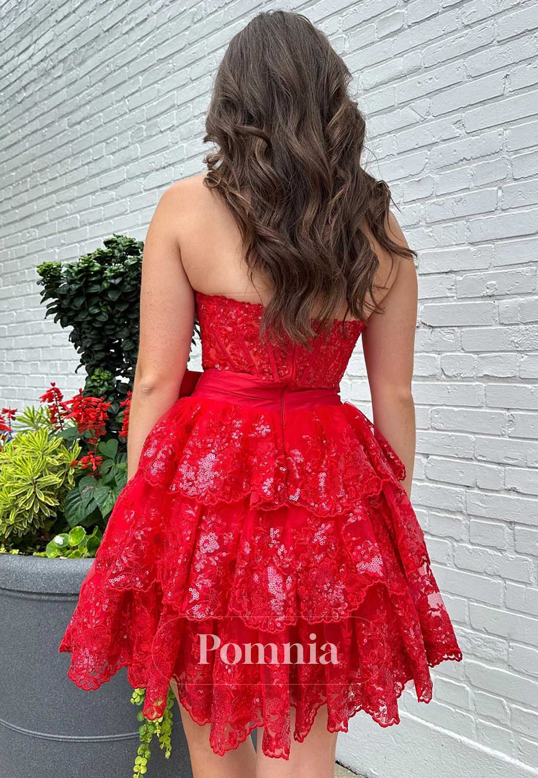 Charming Sweetheart Sleeveless Lace Homecoming Dress