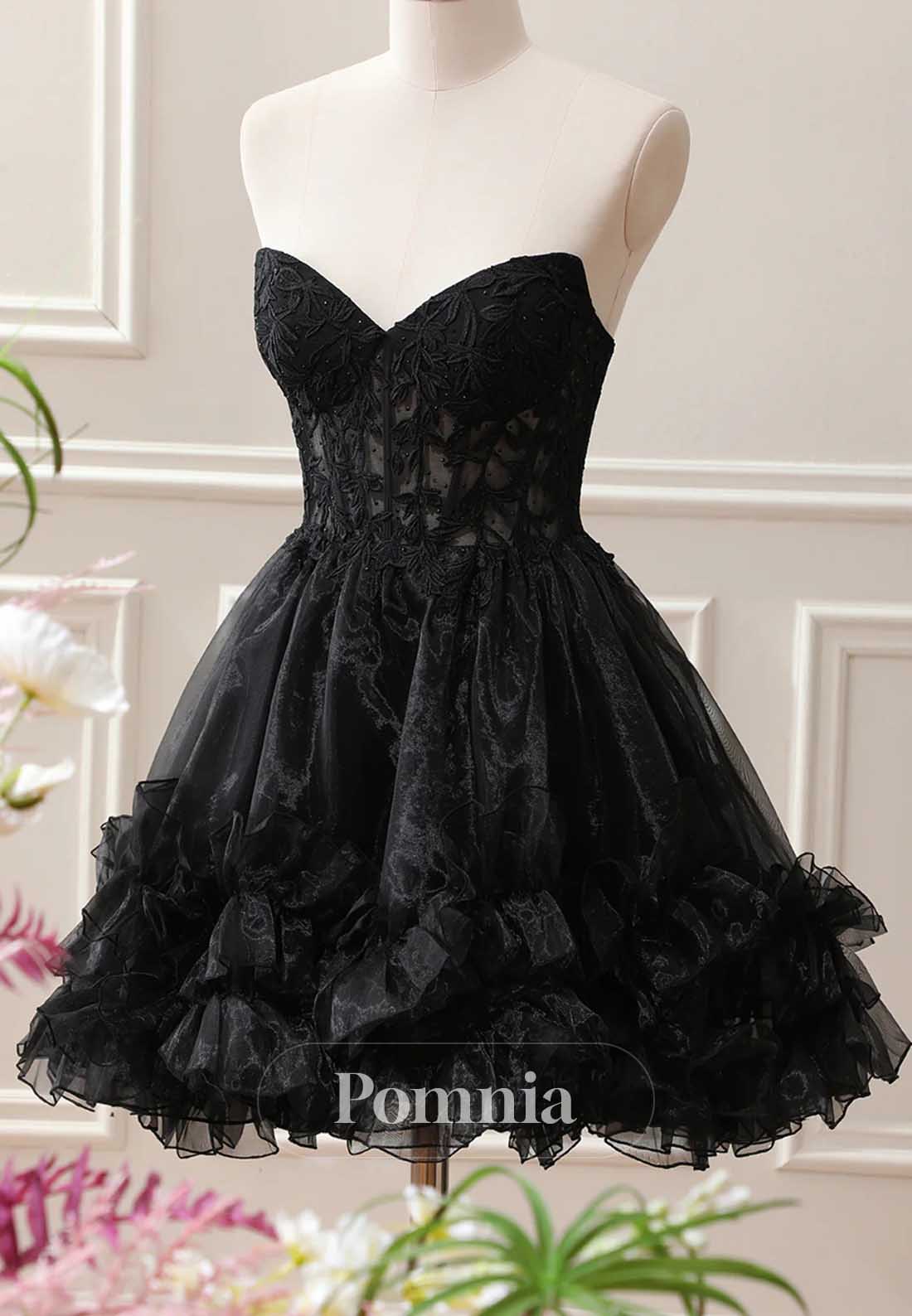 Black A-Line Strapless Sleeveless Appliques Homecoming Dress