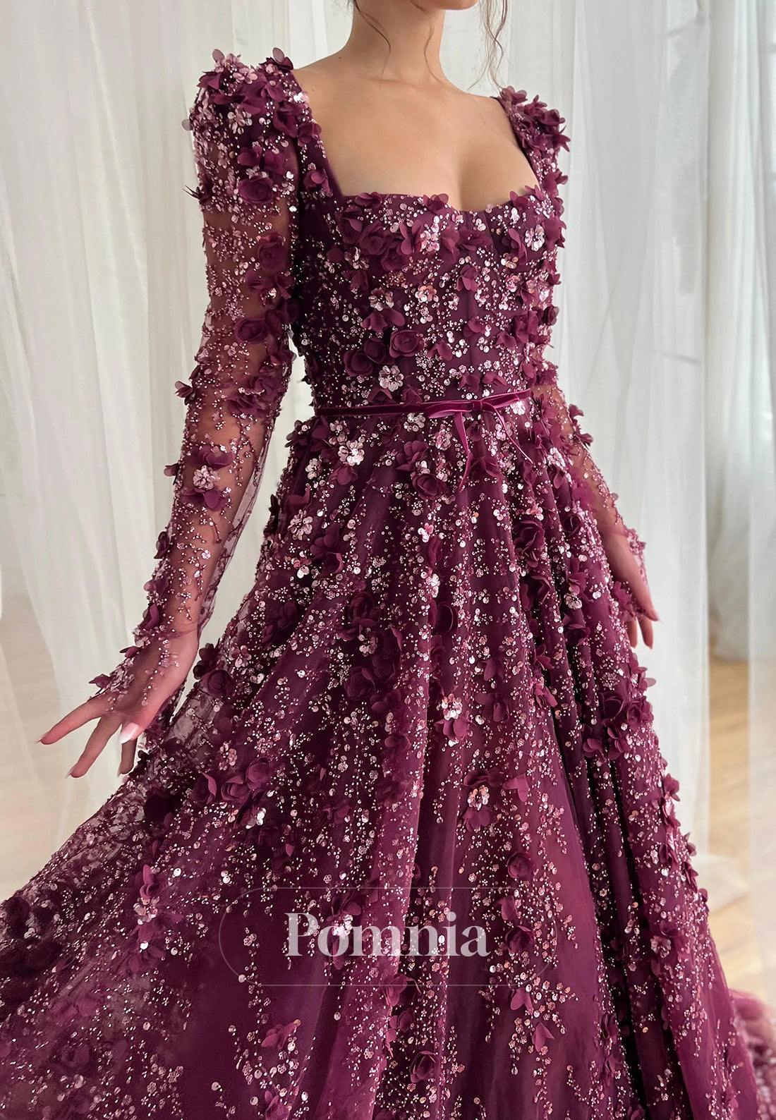 A-Line Long Sleeves Scoop Floral Appliques Evening Dress