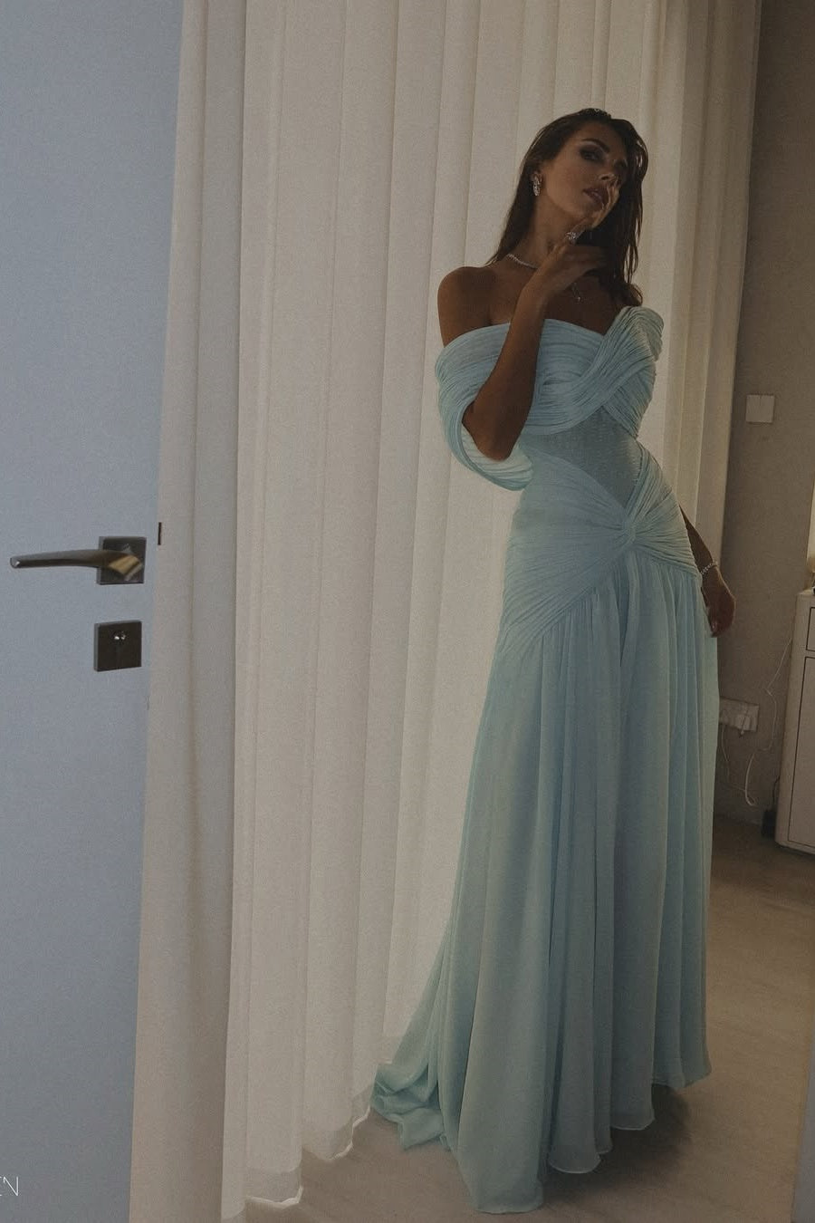 V-Neck Off-The-Shoulder Sleeveless Long Mermaid Prom Dress