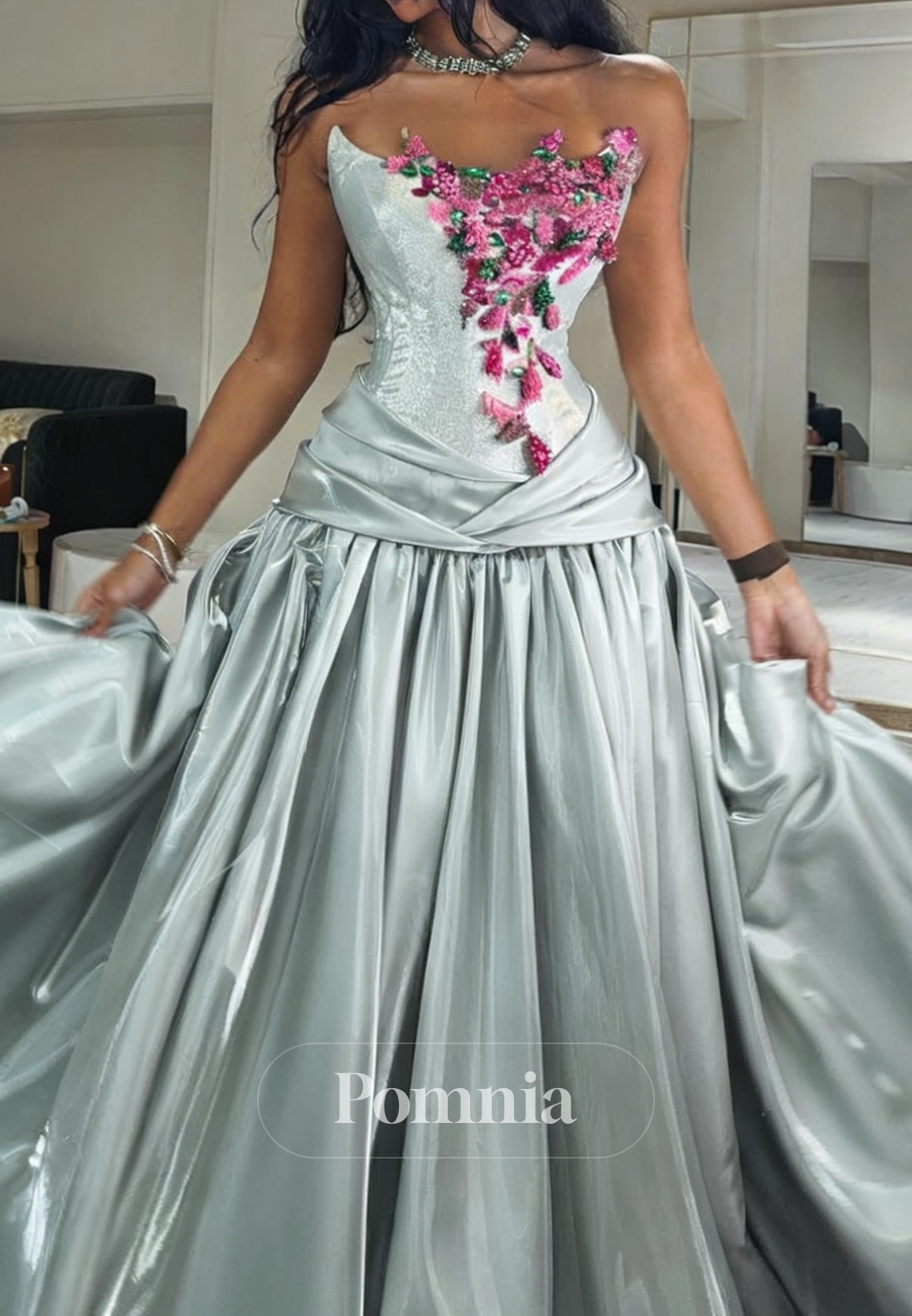 Simple A-Line Sleeveless Strapless Appliques Prom Dress