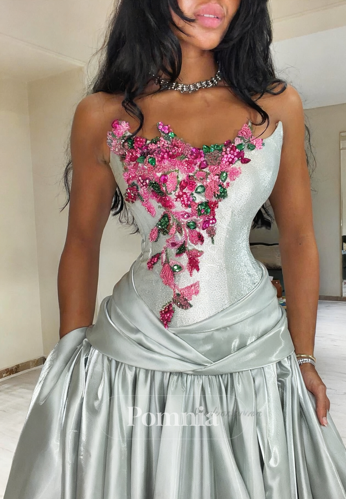 Simple A-Line Sleeveless Strapless Appliques Prom Dress