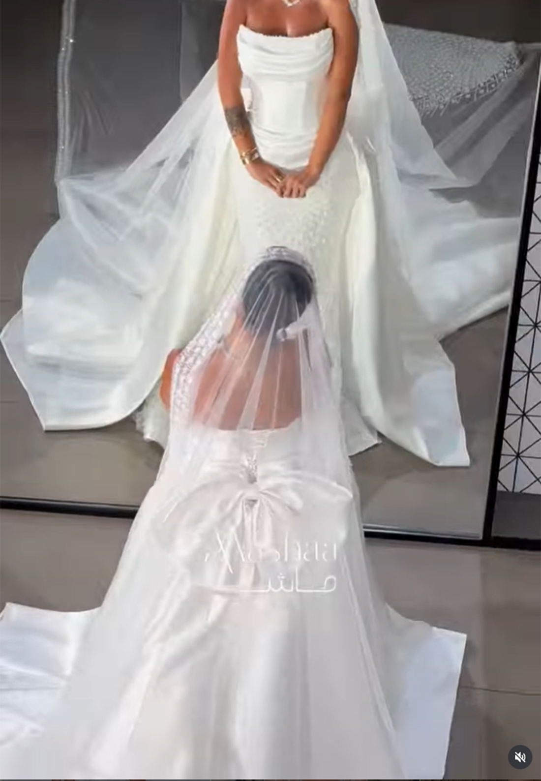 Elegant Sleeveless Strapless Sequins Bowknot Satin Wedding Dress