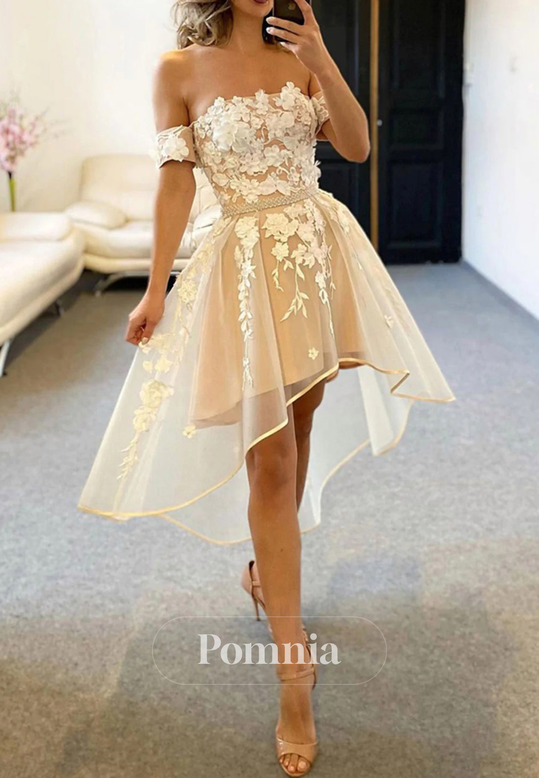 Simple Floral Appliques Sleeveless Short Homecoming Dress