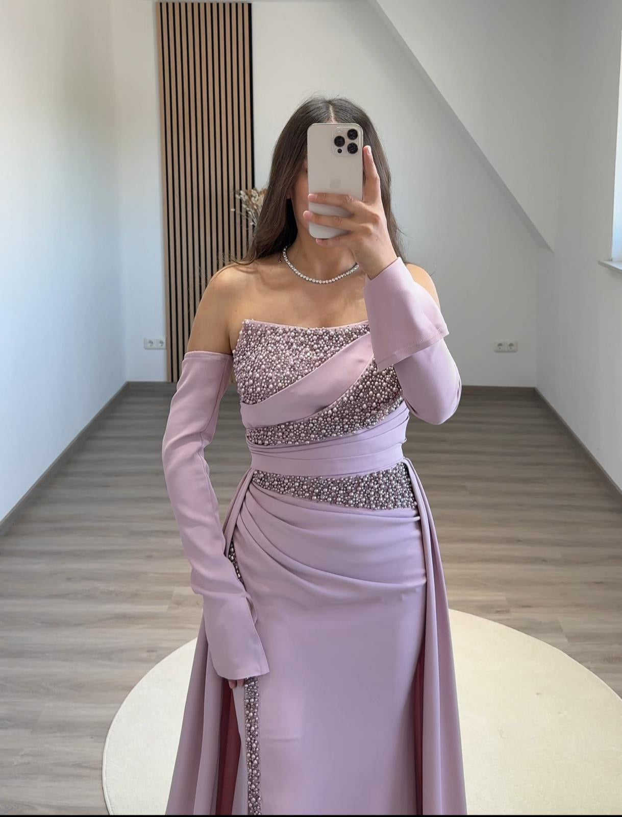 Long Sleeves V-Neck Appliques Empire-Waist Evening Dress