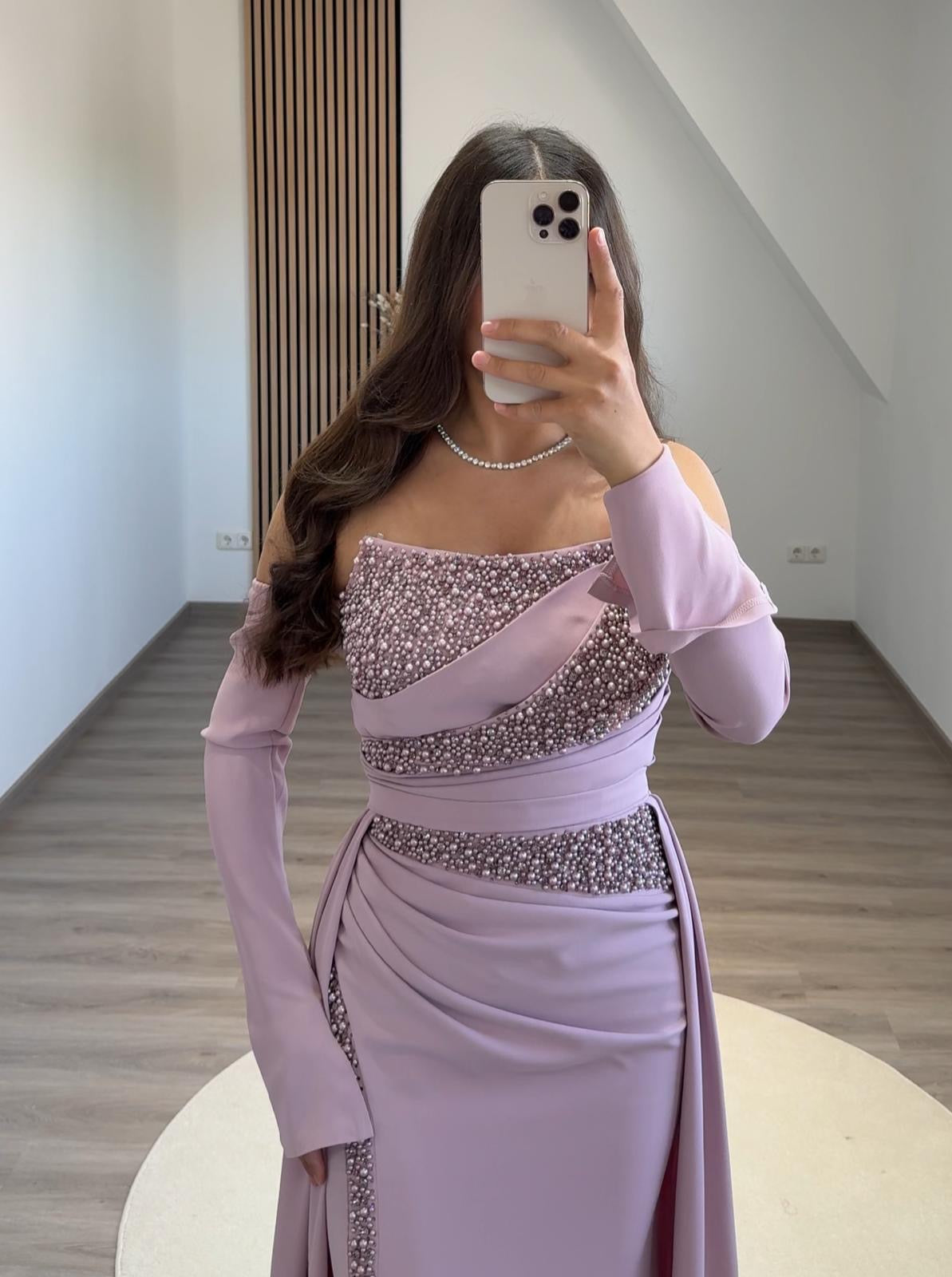 Long Sleeves V-Neck Appliques Empire-Waist Evening Dress