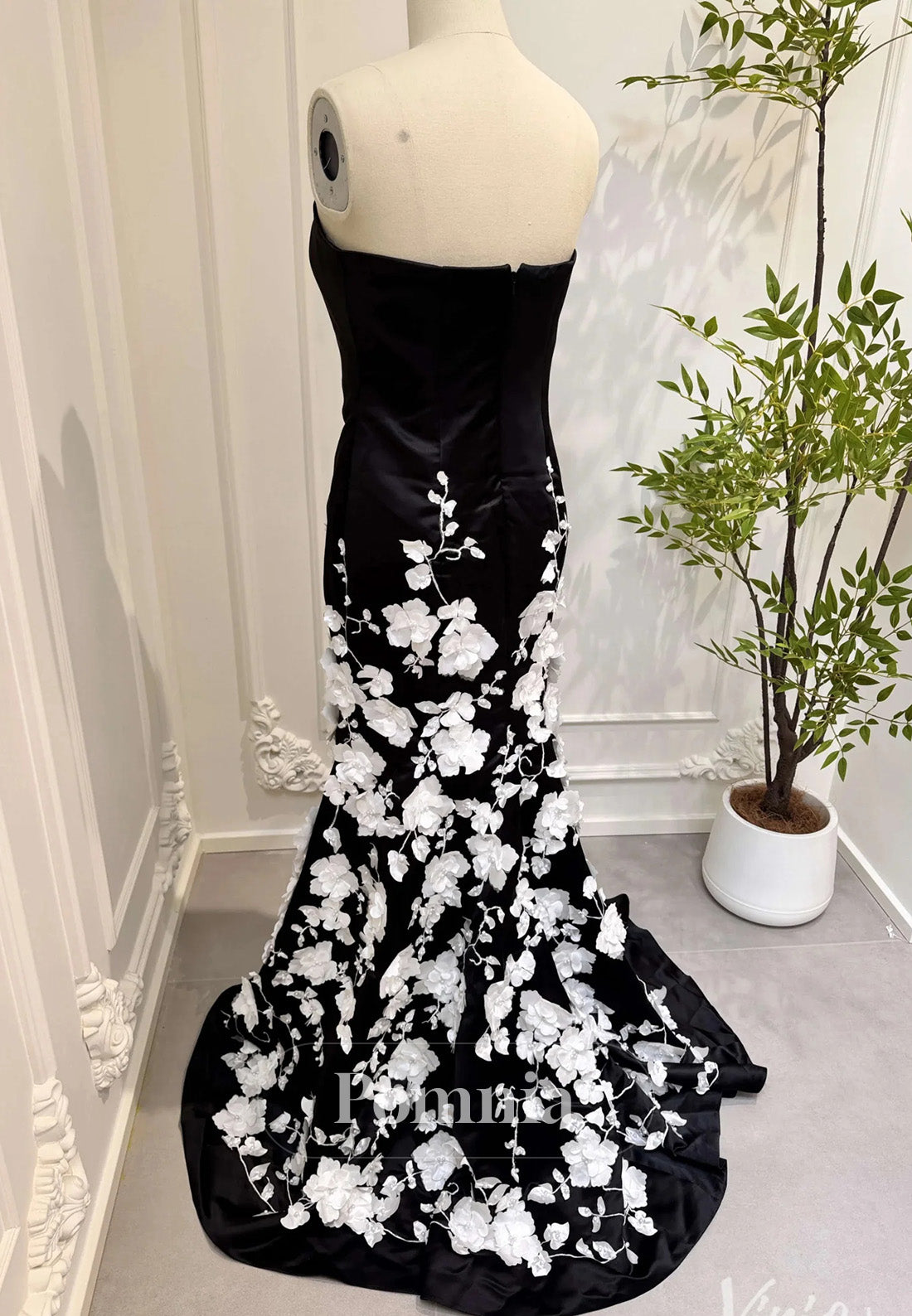 3D Floral Sleeveless Strapless Black and White Mermaid Prom Dress