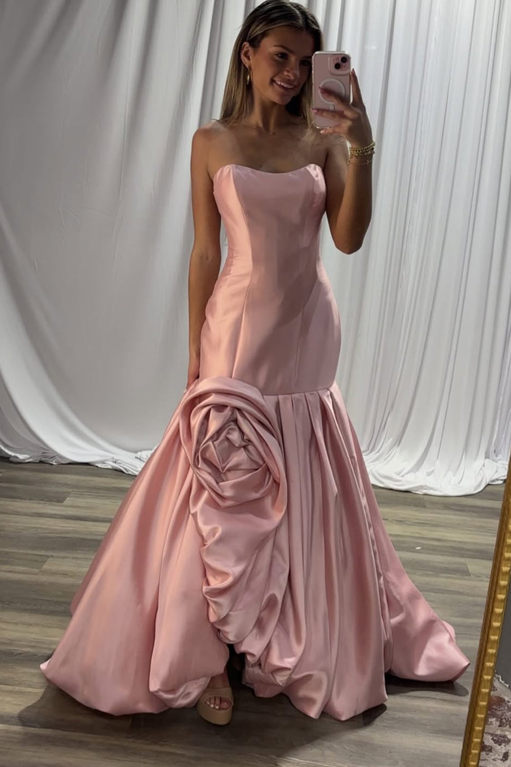 Gorgeous Mermaid Scoop Neck Blush Satin Prom Dress with Bow