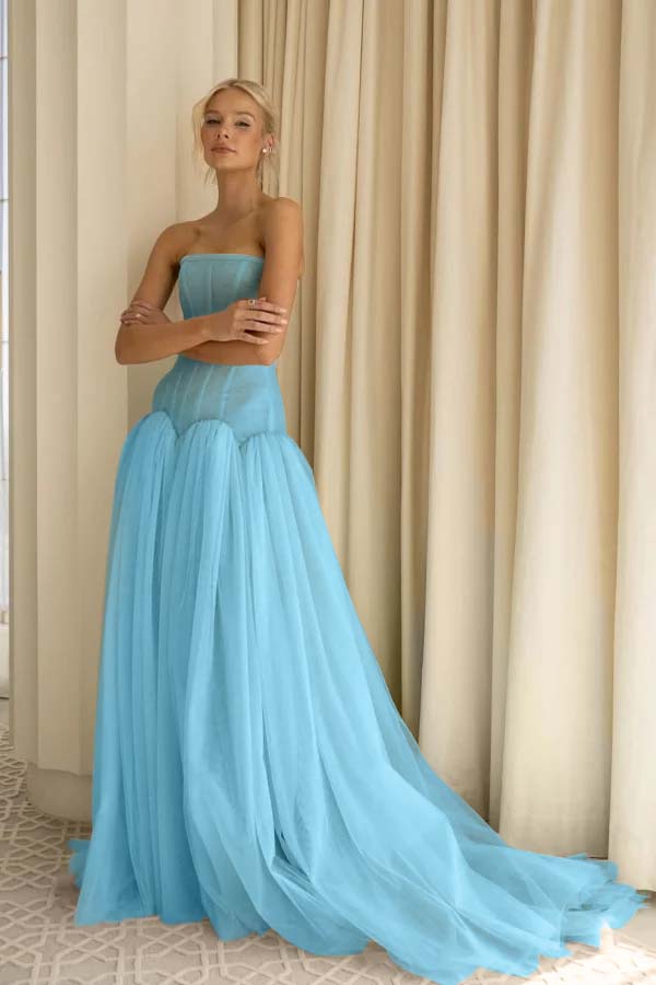 Charming Tulle Strapless Sleeveless Long Prom Dress With Pleated