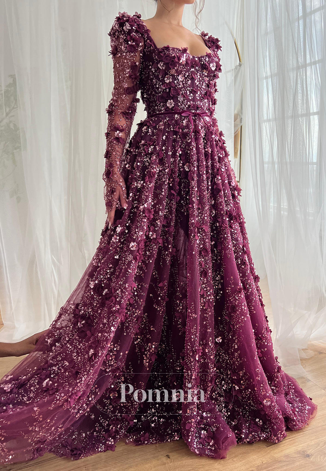 A-Line Long Sleeves Scoop Floral Appliques Evening Dress