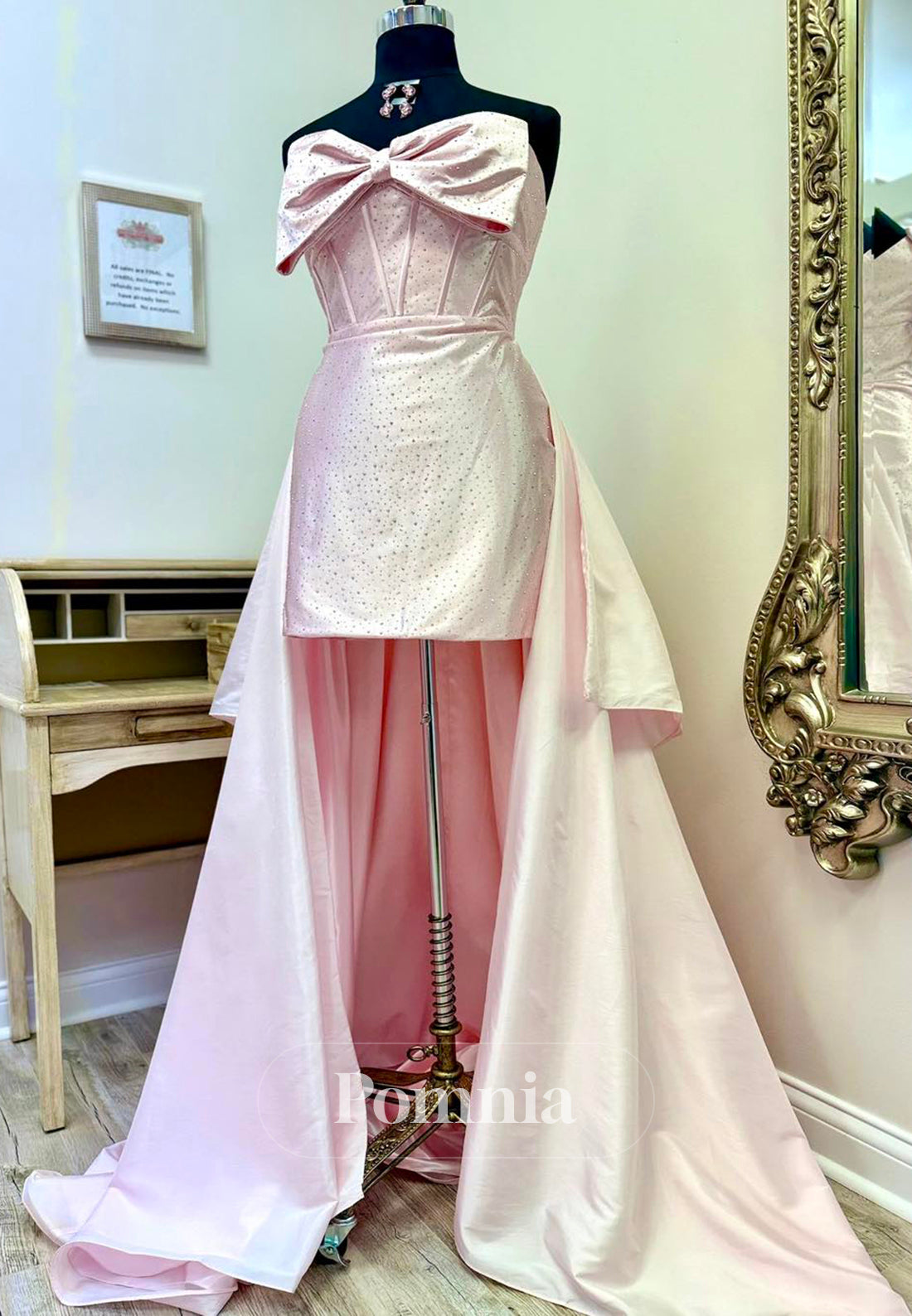 A-Line Sleeveless Strapless Bowknot Prom Dress