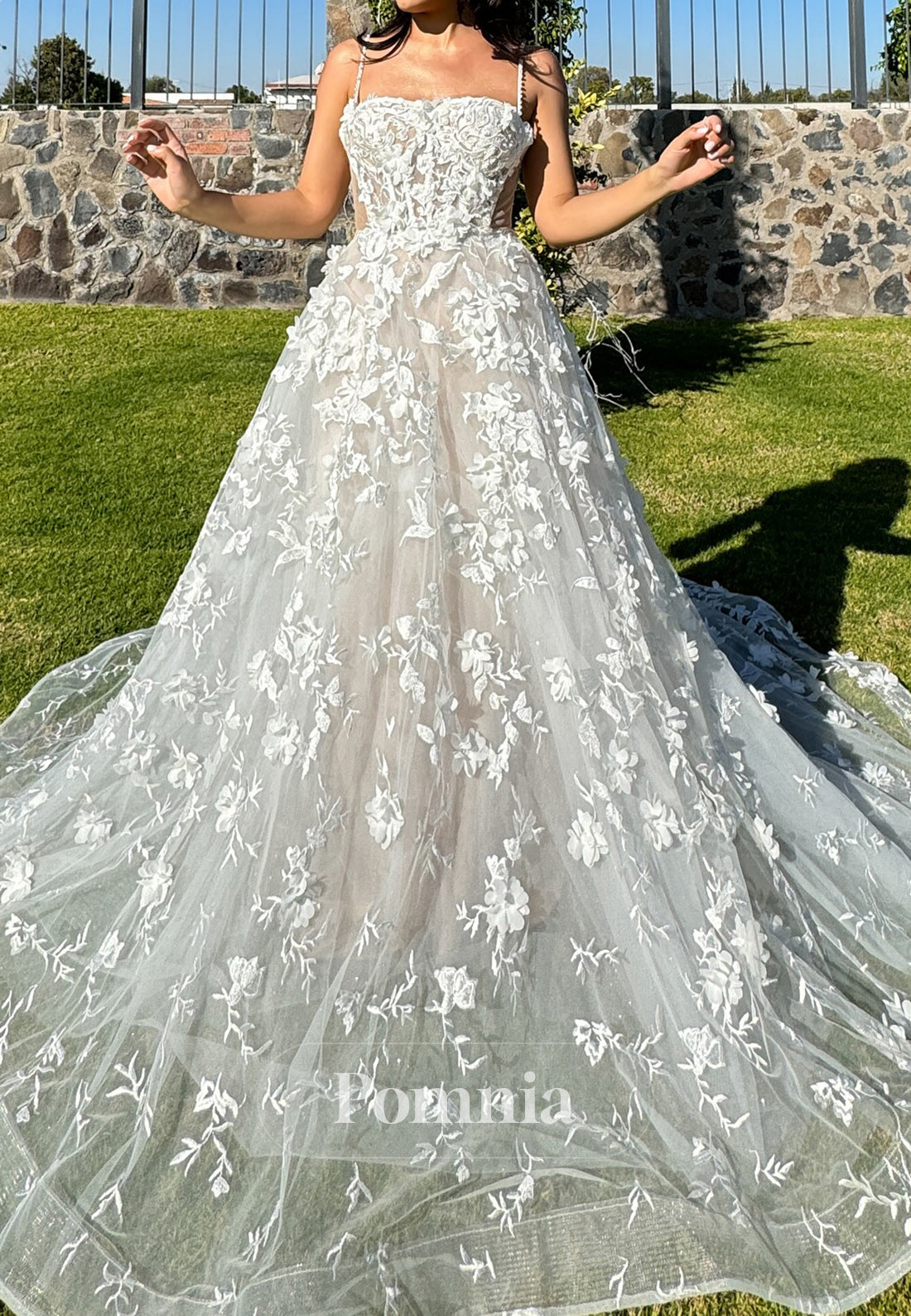 A-Line Spaghetti Straps Scoop Floral Appliques Lace Wedding Dress