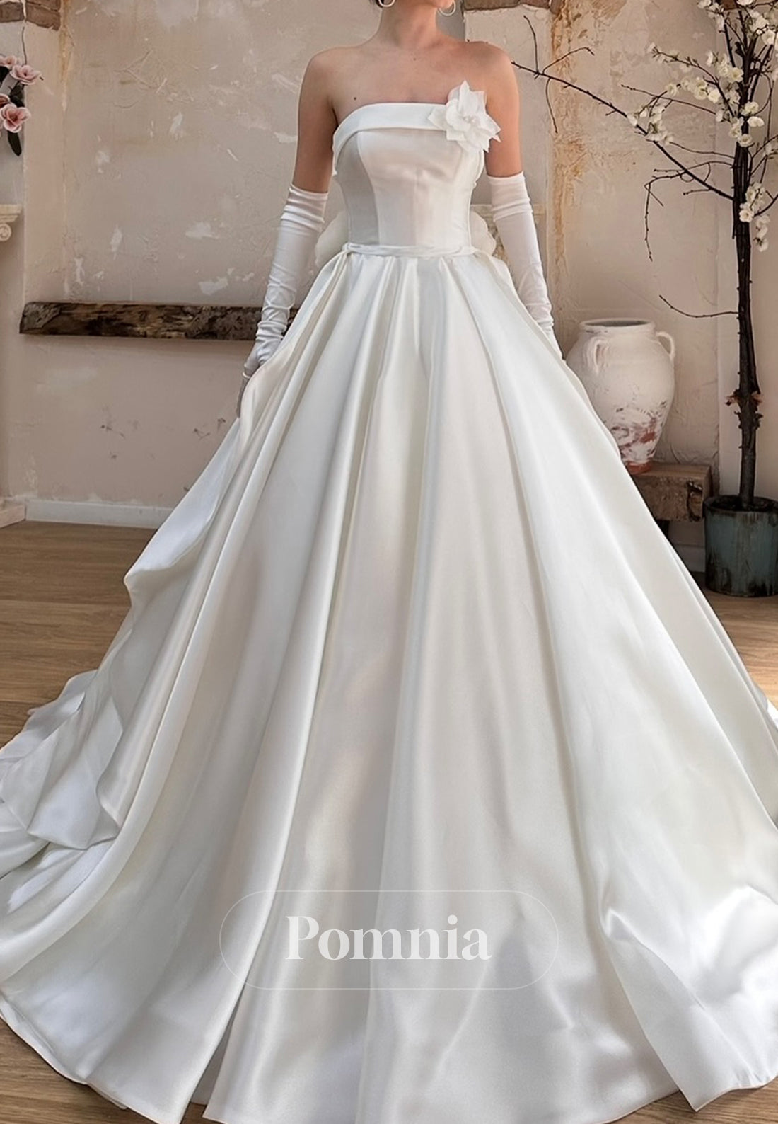 A-Line Strapless Sleeveelss Floral Appliques Corset Ruched Wedding Dress