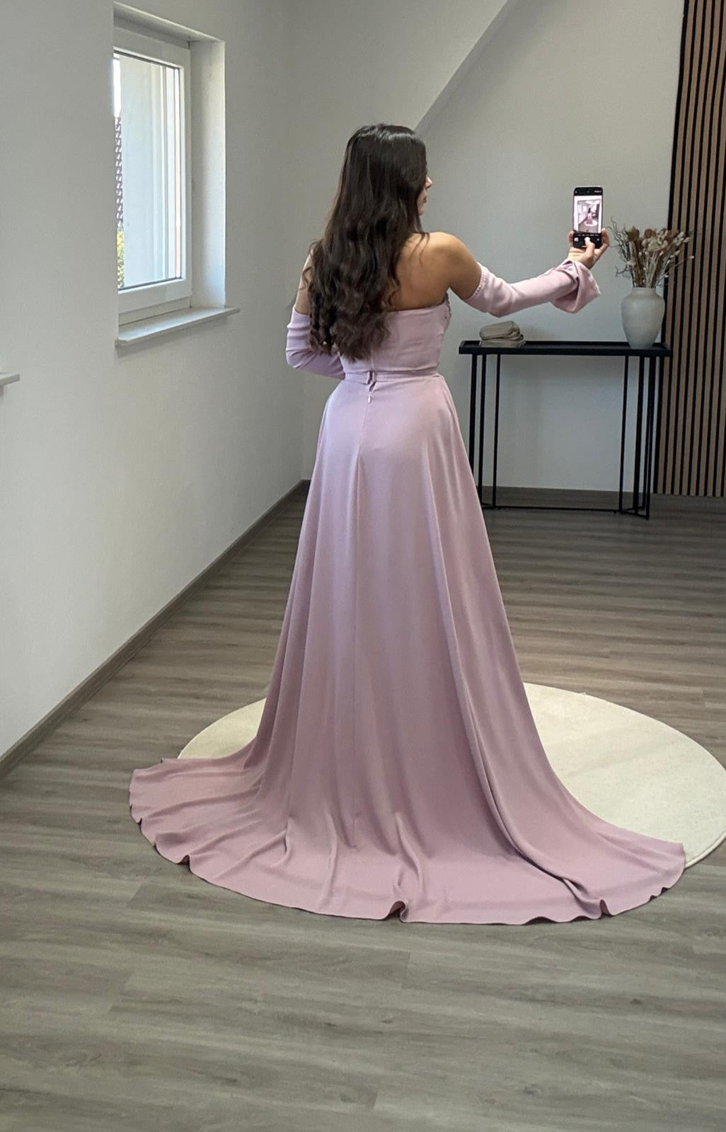 Long Sleeves V-Neck Appliques Empire-Waist Evening Dress