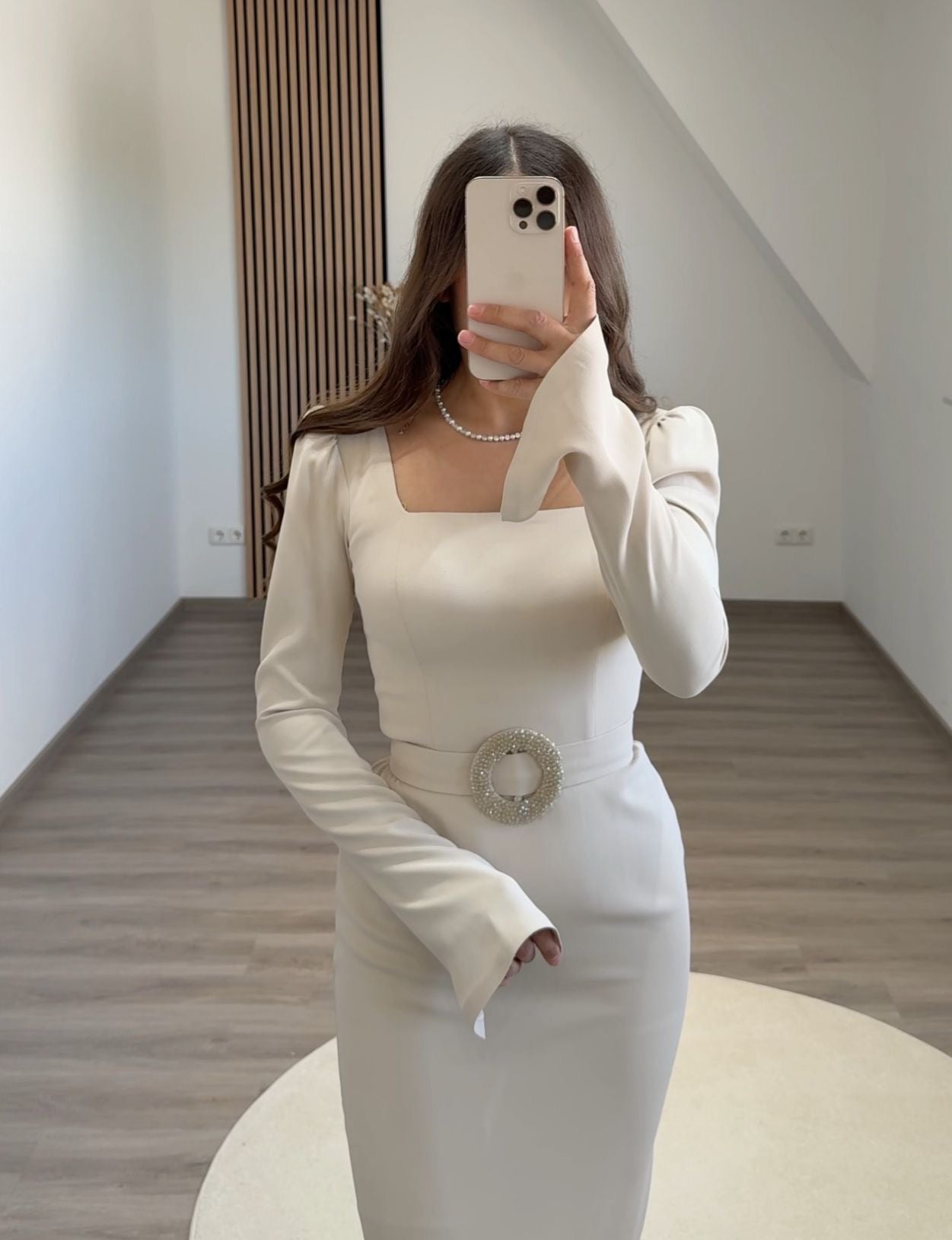 Elegant Long Sleeves V-Neck Ruched Satin Evening Dress