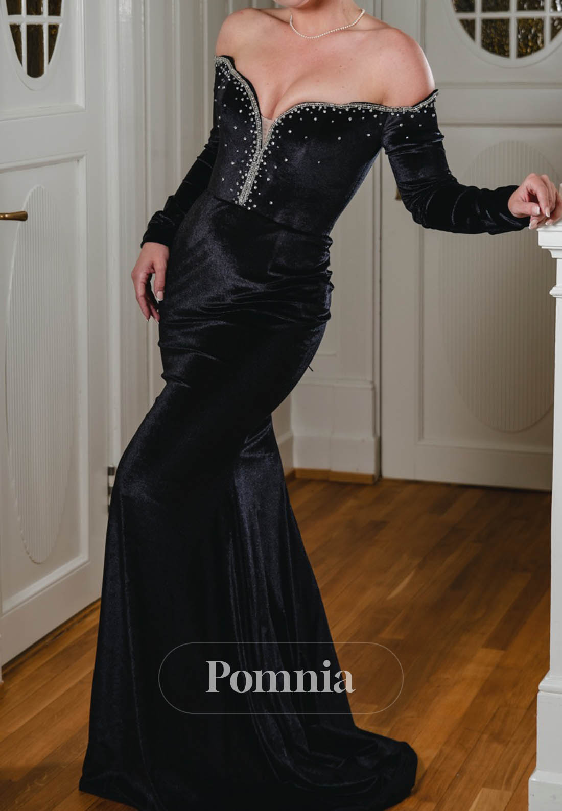 Black Long Sleeves Sweetheart Sequins Sheath Evening Dress
