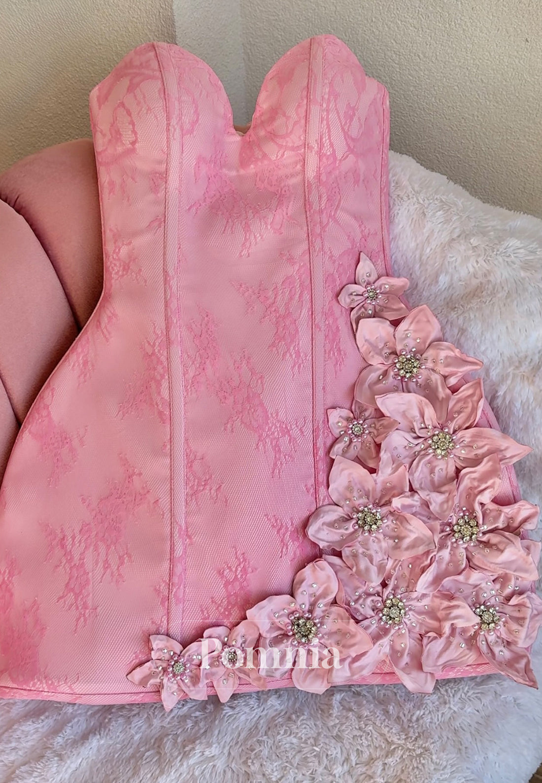 Blushing Pink Strapless Sleeveelss Floral Appliques Homecoming Dress