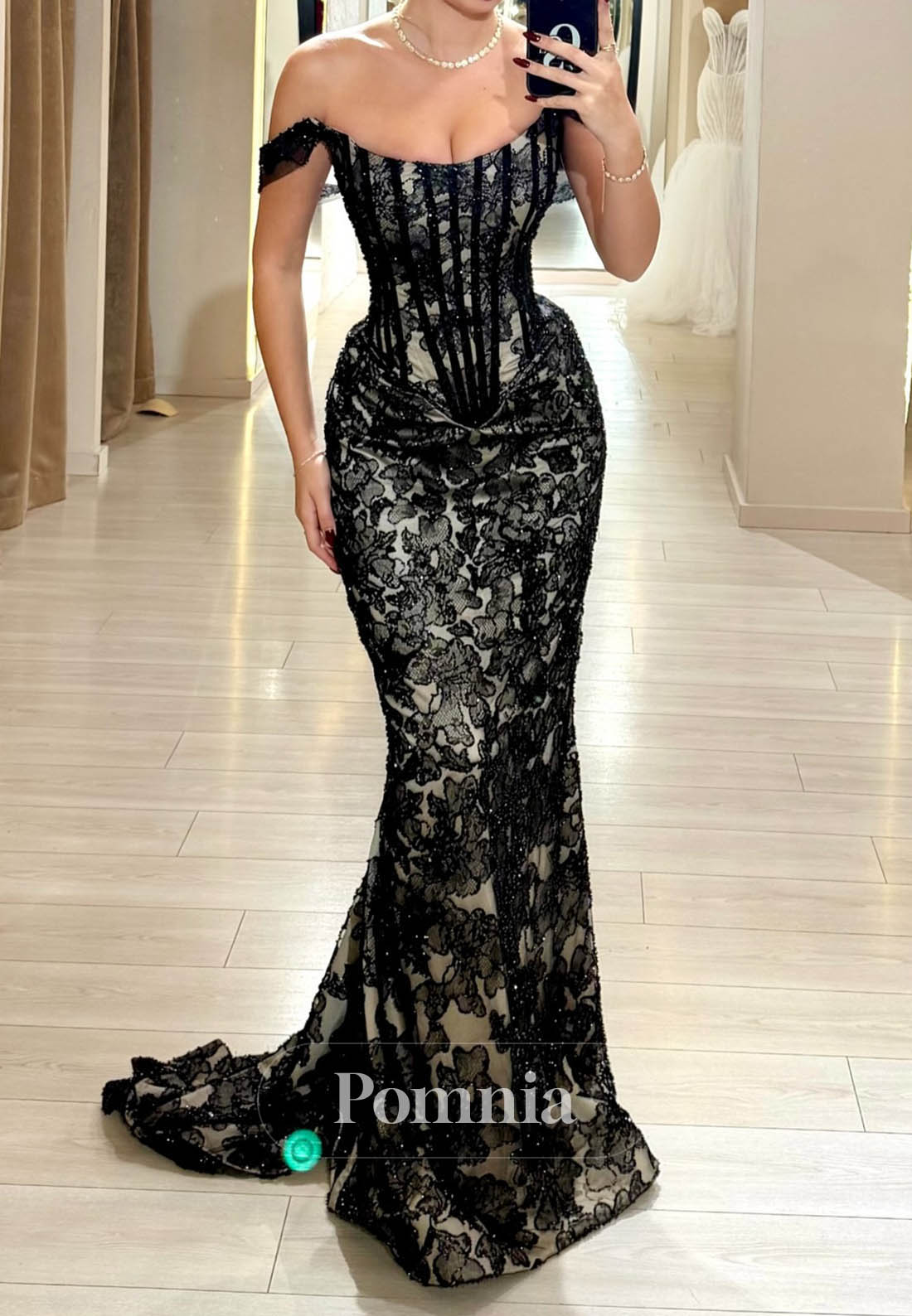 Charming A-Line Scoop Sleeveless Lace Prom Dress